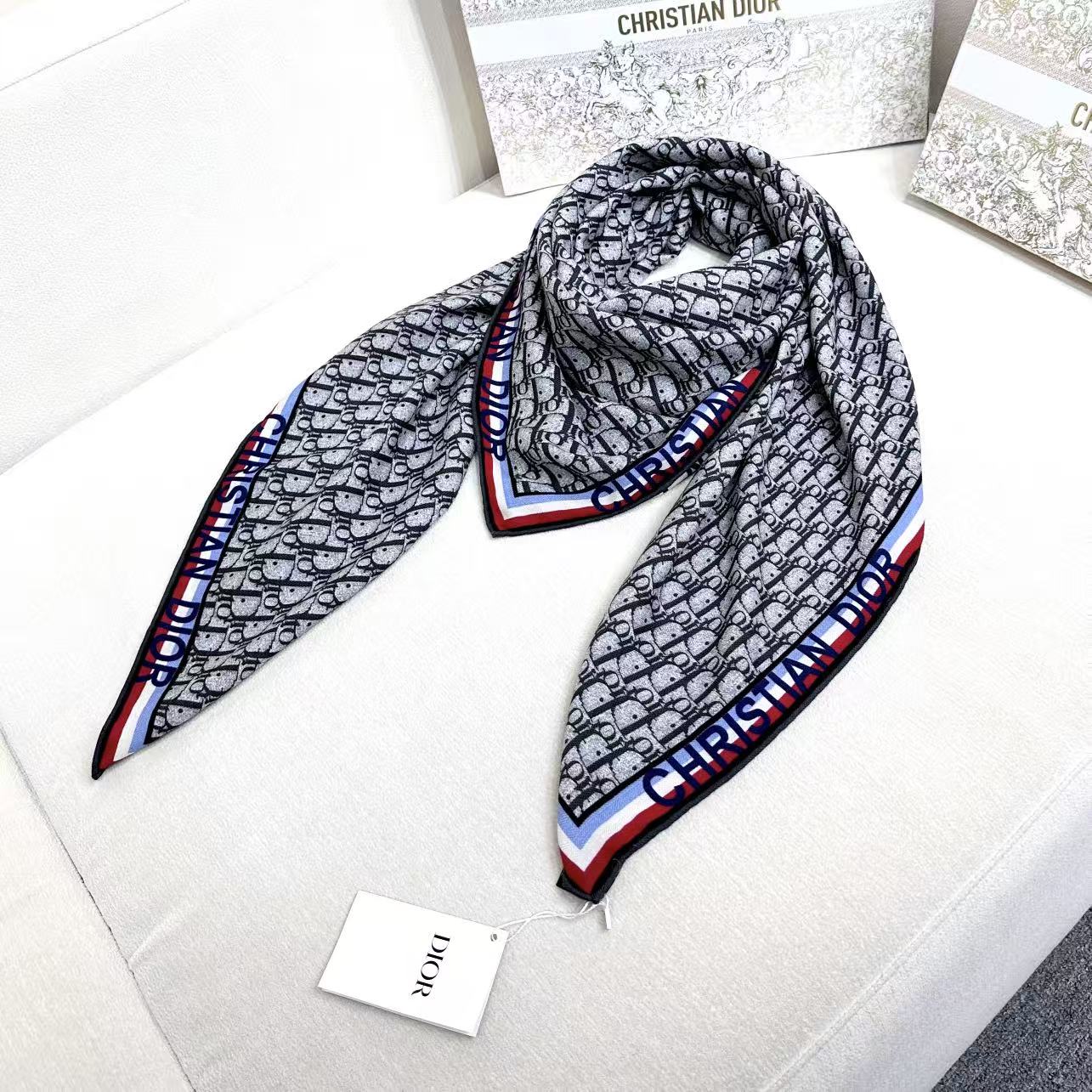 Dior最最新的专柜主打款【D边框老花140】 💟 度假及日常都非常好搭配的款😍订单私流 】一看到就想去