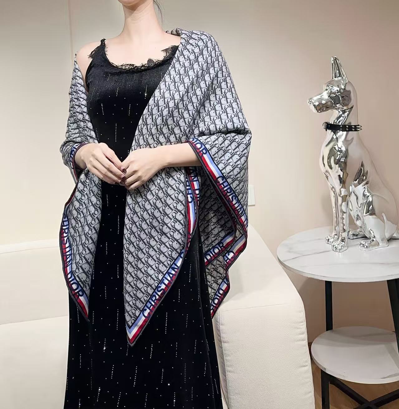 Dior最最新的专柜主打款【D边框老花140】 💟 度假及日常都非常好搭配的款😍订单私流 】一看到就想去