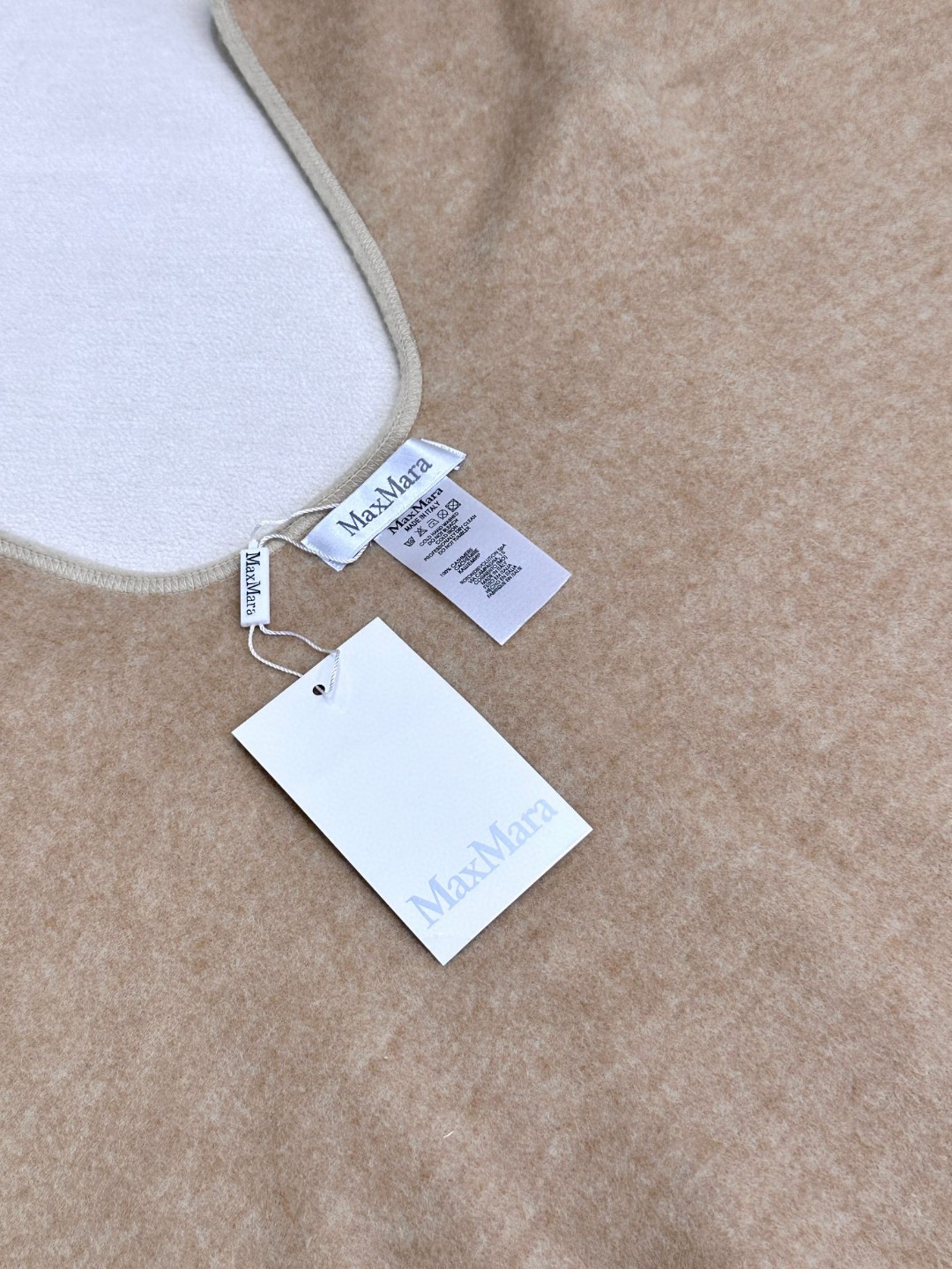 𝐌𝐚𝐱 𝐦𝐚𝐫𝐚 双面斗篷‼️原单品质牛货,气质的没有争议‼️本年度最in的走秀斗篷🤙🏻百搭的无敌的那种