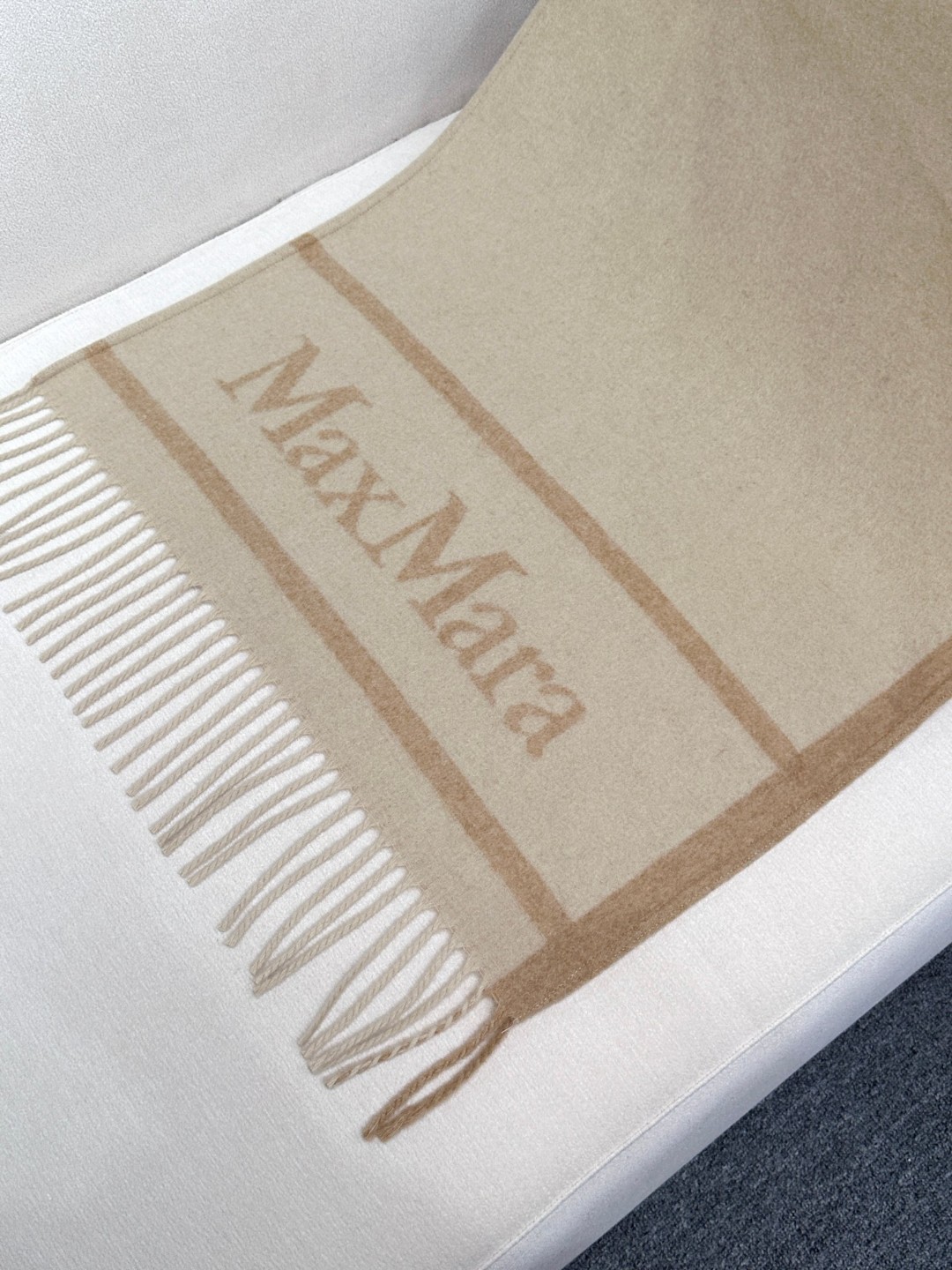 𝐌𝐚𝐱 𝐦𝐚𝐫𝐚 双面斗篷‼️原单品质牛货,气质的没有争议‼️本年度最in的走秀斗篷🤙🏻百搭的无敌的那种