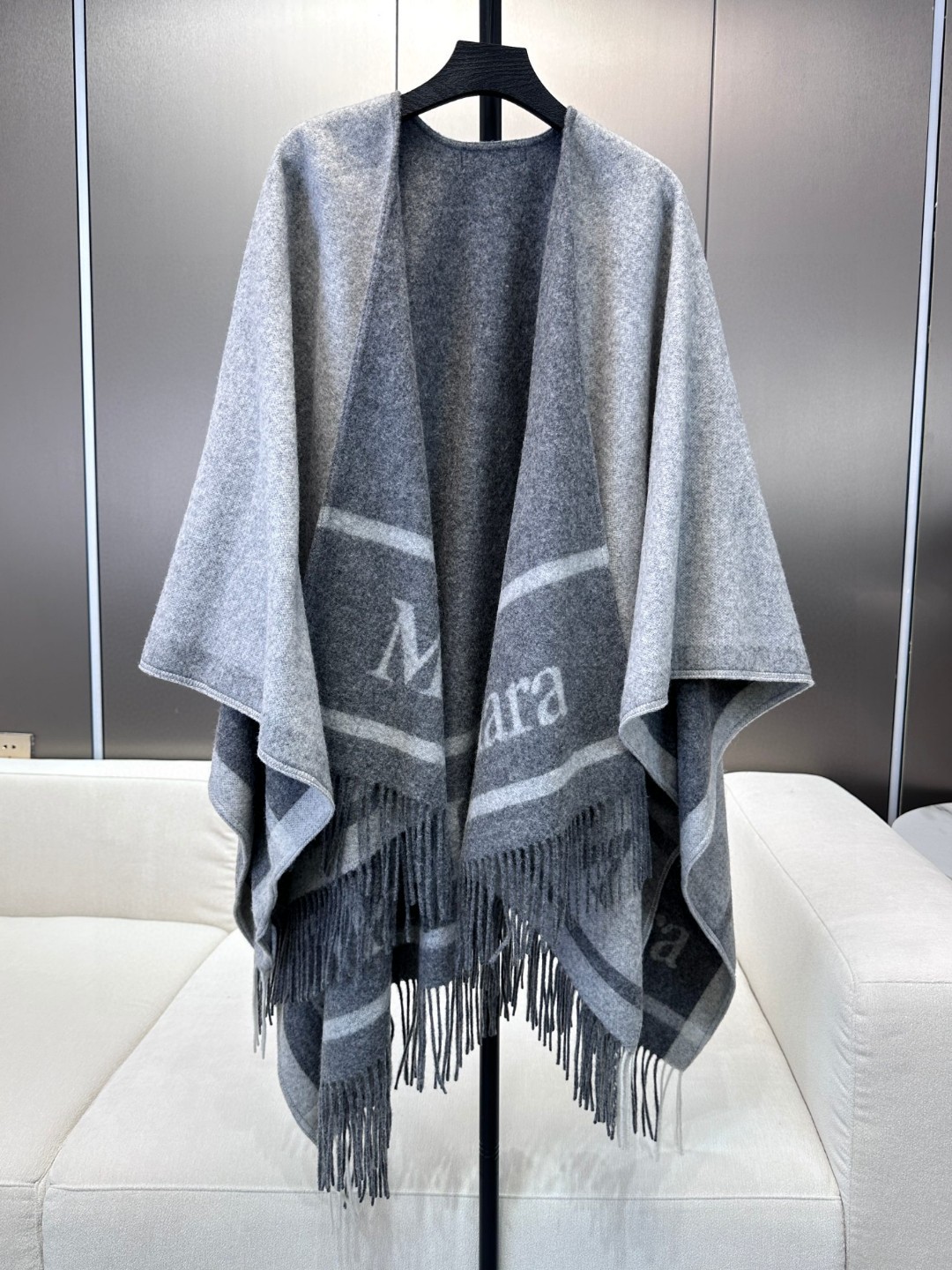 𝐌𝐚𝐱 𝐦𝐚𝐫𝐚 双面斗篷‼️原单品质牛货,气质的没有争议‼️本年度最in的走秀斗篷🤙🏻百搭的无敌的那种