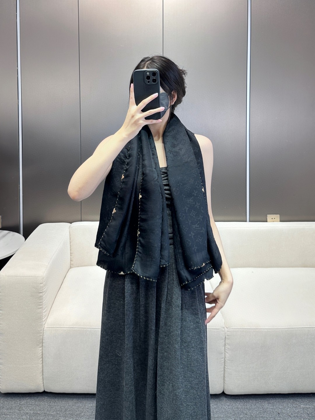 【▪️最牛版🐮❗️精致重磅！！！细节感真心牛！】LV专柜限量金属老花饰扣，纯手工金线卷边披肩！！这个卷边