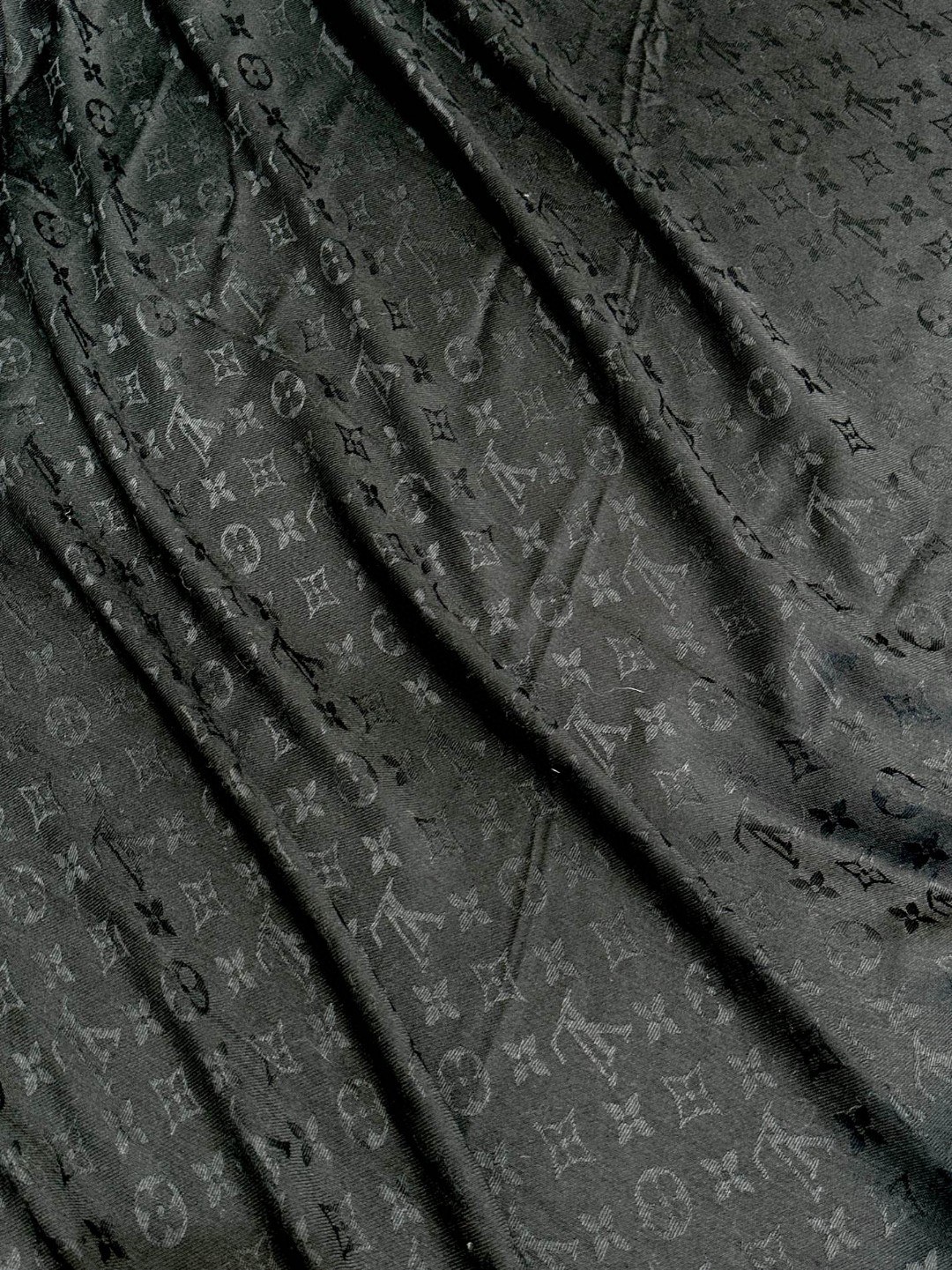 【▪️最牛版🐮❗️精致重磅！！！细节感真心牛！】LV专柜限量金属老花饰扣，纯手工金线卷边披肩！！这个卷边