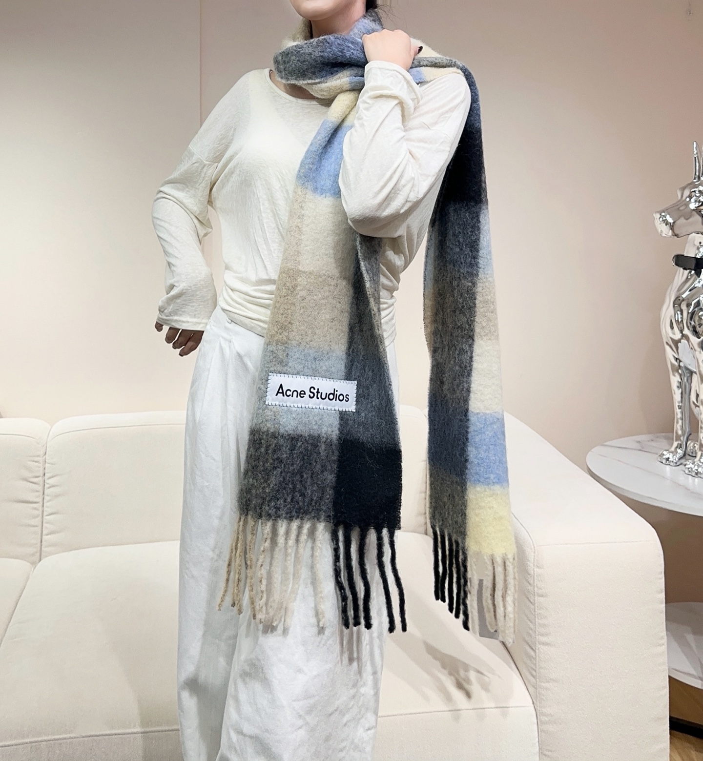 2025年爆款到货！✔️原厂原单，ACNE新款羊驼毛➕马海毛彩虹围巾，斯德哥尔摩的温暖色彩！第一眼便爱上