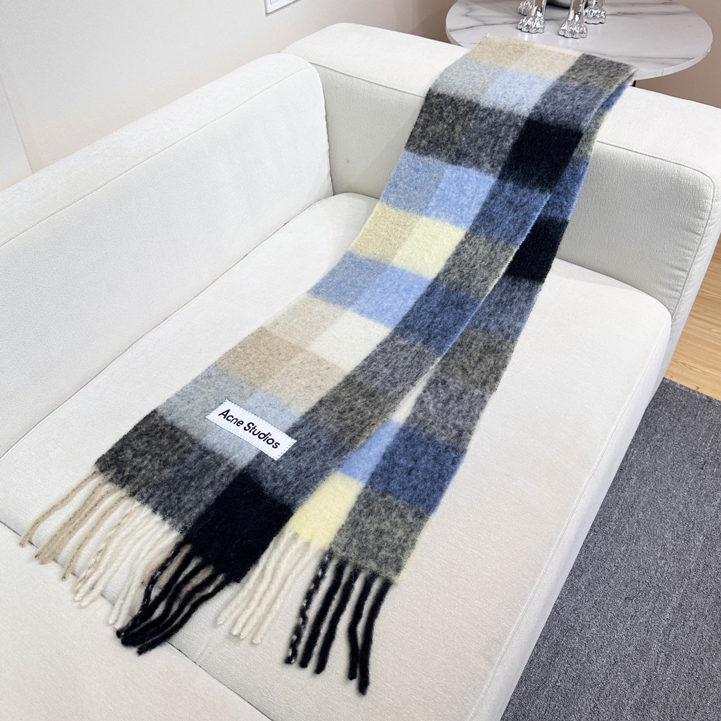 2025年爆款到货！✔️原厂原单，ACNE新款羊驼毛➕马海毛彩虹围巾，斯德哥尔摩的温暖色彩！第一眼便爱上