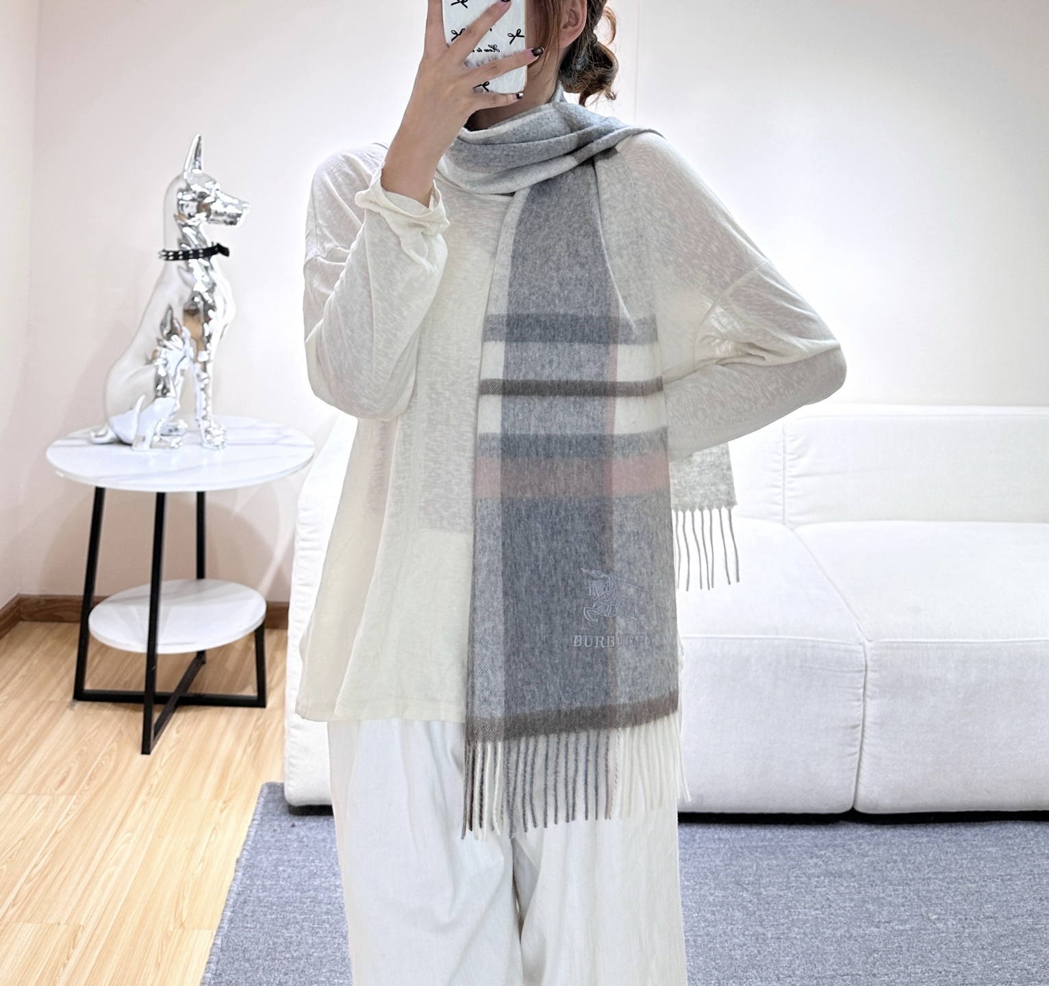 新款到！百分之百山羊绒！巴宝利难得的高端男款，非常正的男士围巾~面料大爱，非常柔软细腻舒服‼大气简约，超