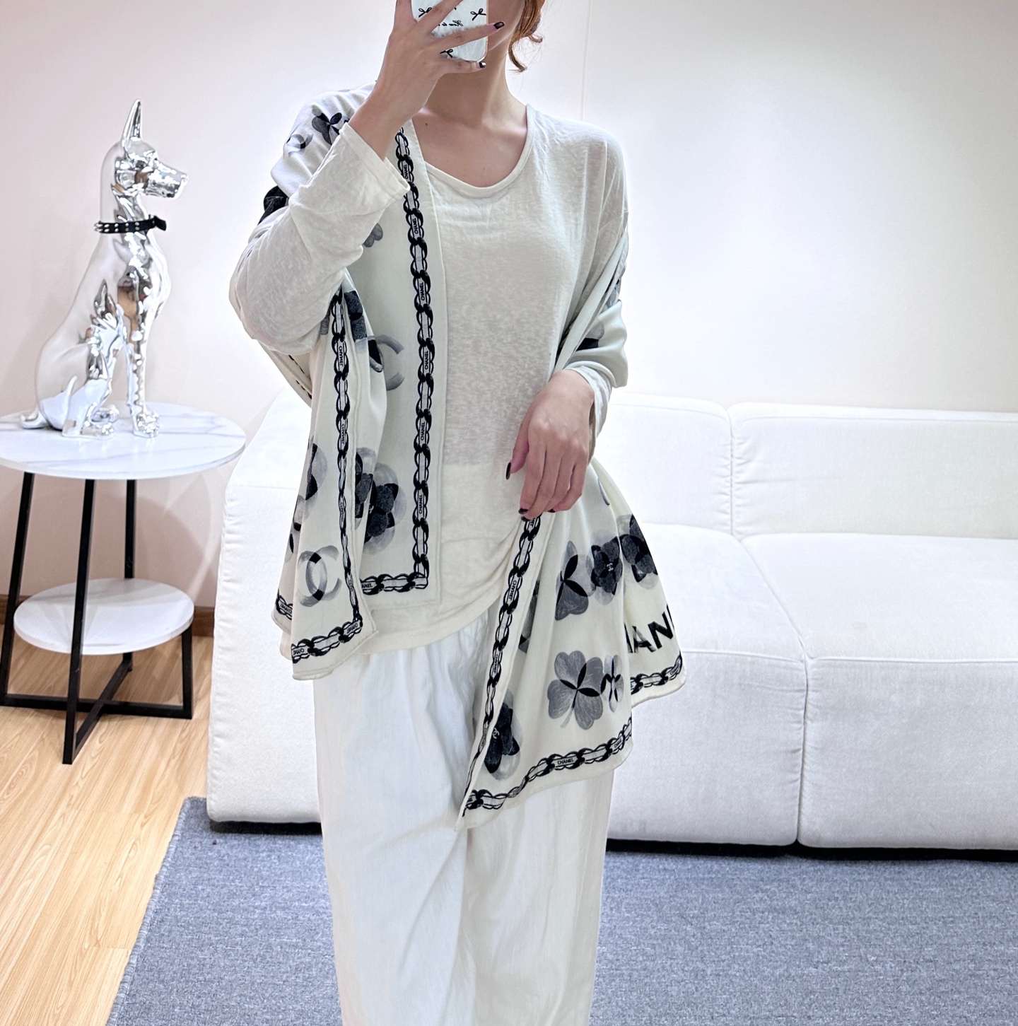 💞小香【山茶花长围巾】~超级抬气色！高级女人味！羊绒围巾也能这么美！！！这款双面花卉羊绒围巾真的好高级！