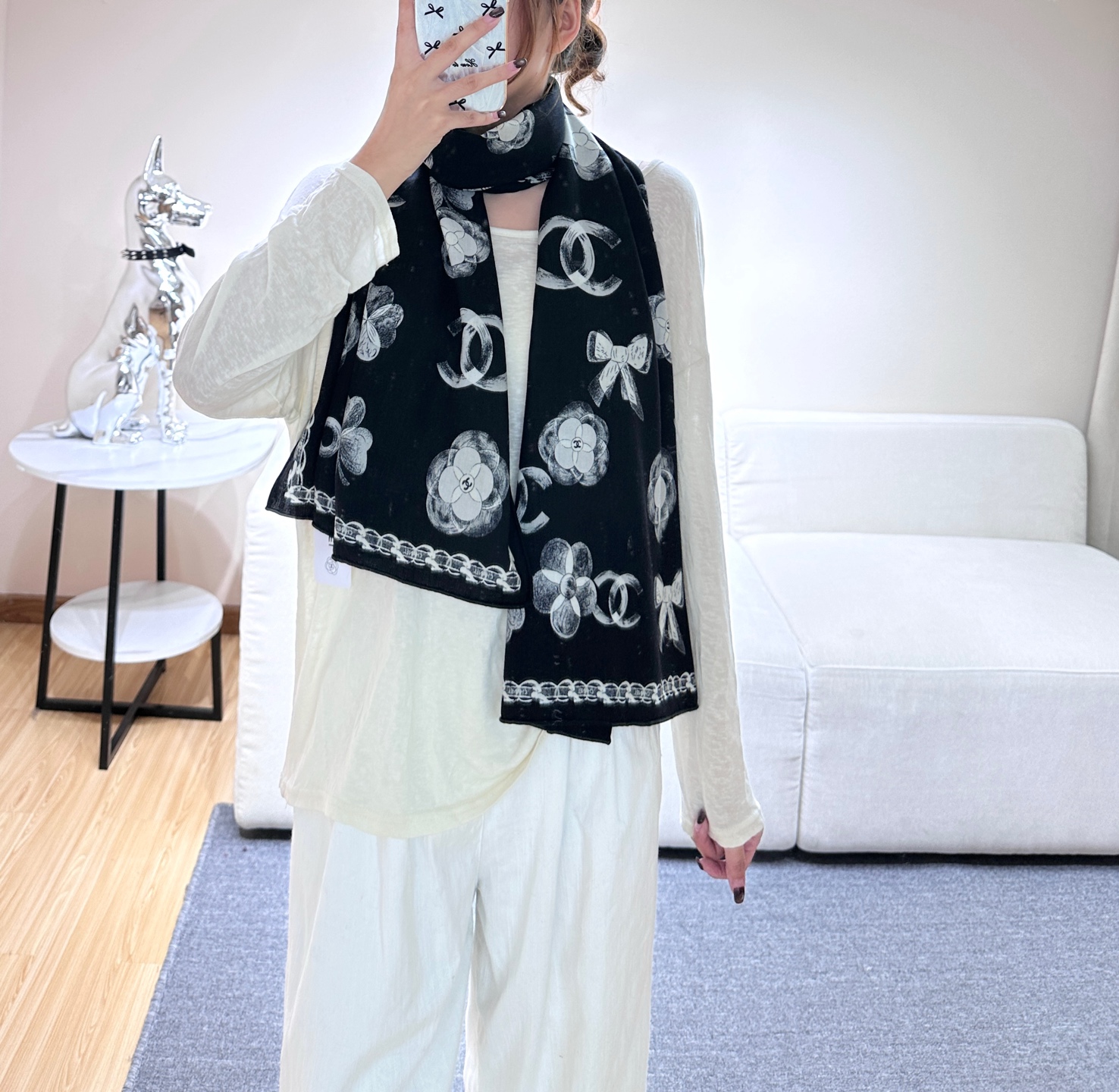 💞小香【山茶花长围巾】~超级抬气色！高级女人味！羊绒围巾也能这么美！！！这款双面花卉羊绒围巾真的好高级！