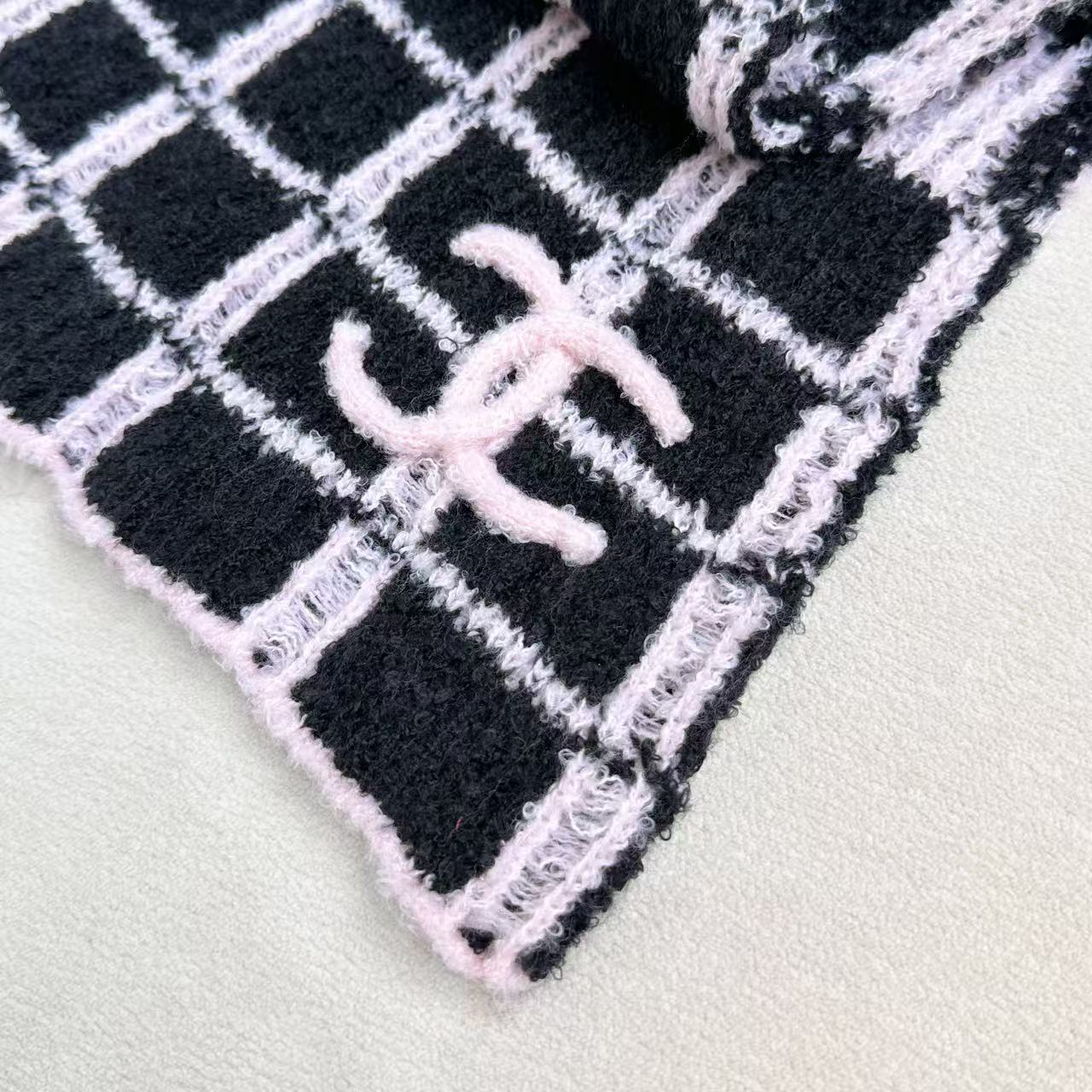 新款Chanel · 香奈儿难得一见的针织单品，温柔配色，超级迷恋❗️气质低调恬静又不失优雅❗️】重点推