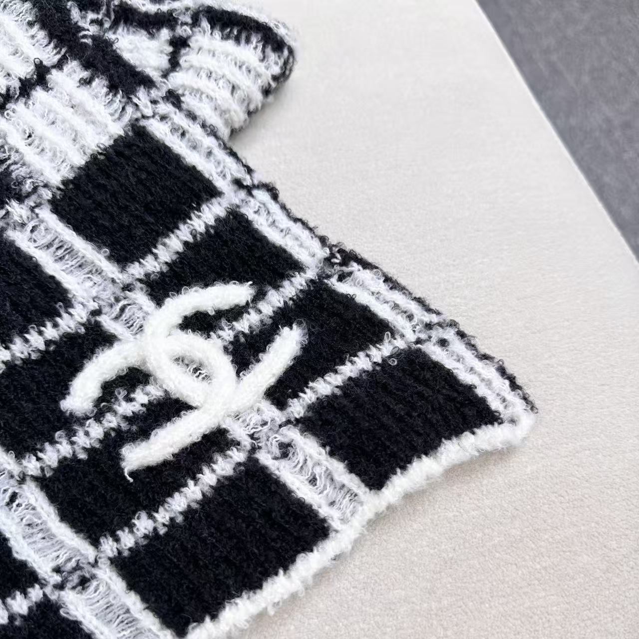 新款Chanel · 香奈儿难得一见的针织单品，温柔配色，超级迷恋❗️气质低调恬静又不失优雅❗️】重点推