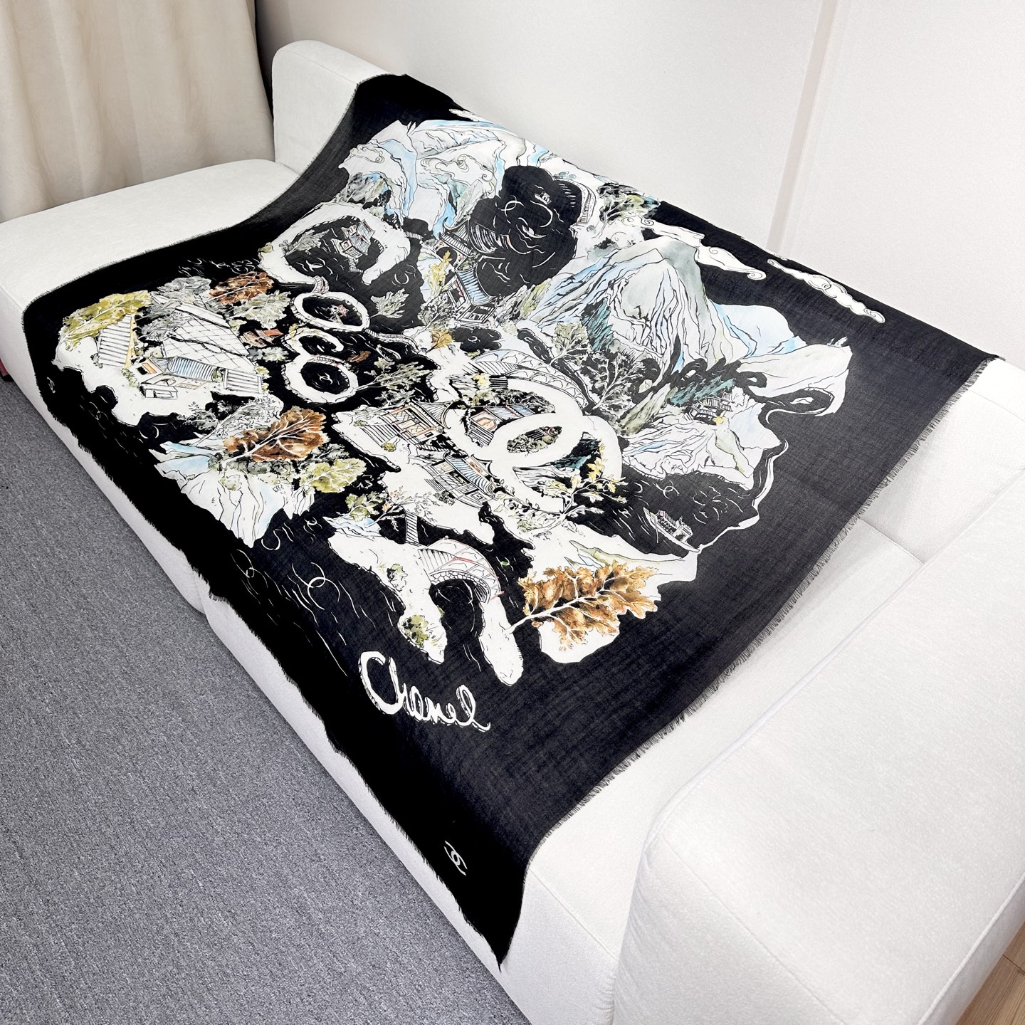 CHANEL 塔尖的单品 ，25秋冬高级手工坊系列作品梦幻而极具电影感，灵感来自嘉柏丽尔·香奈儿收藏的中