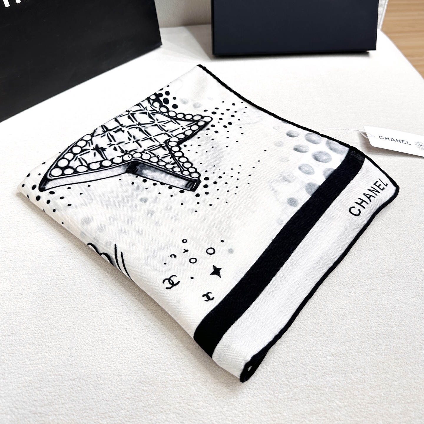 ✨上新💛香奈儿【110尺寸 双面同色 丝毛款】 羊绒方巾‼️抢‼️VIP推荐 ‼️👍下手一定要快【高端 