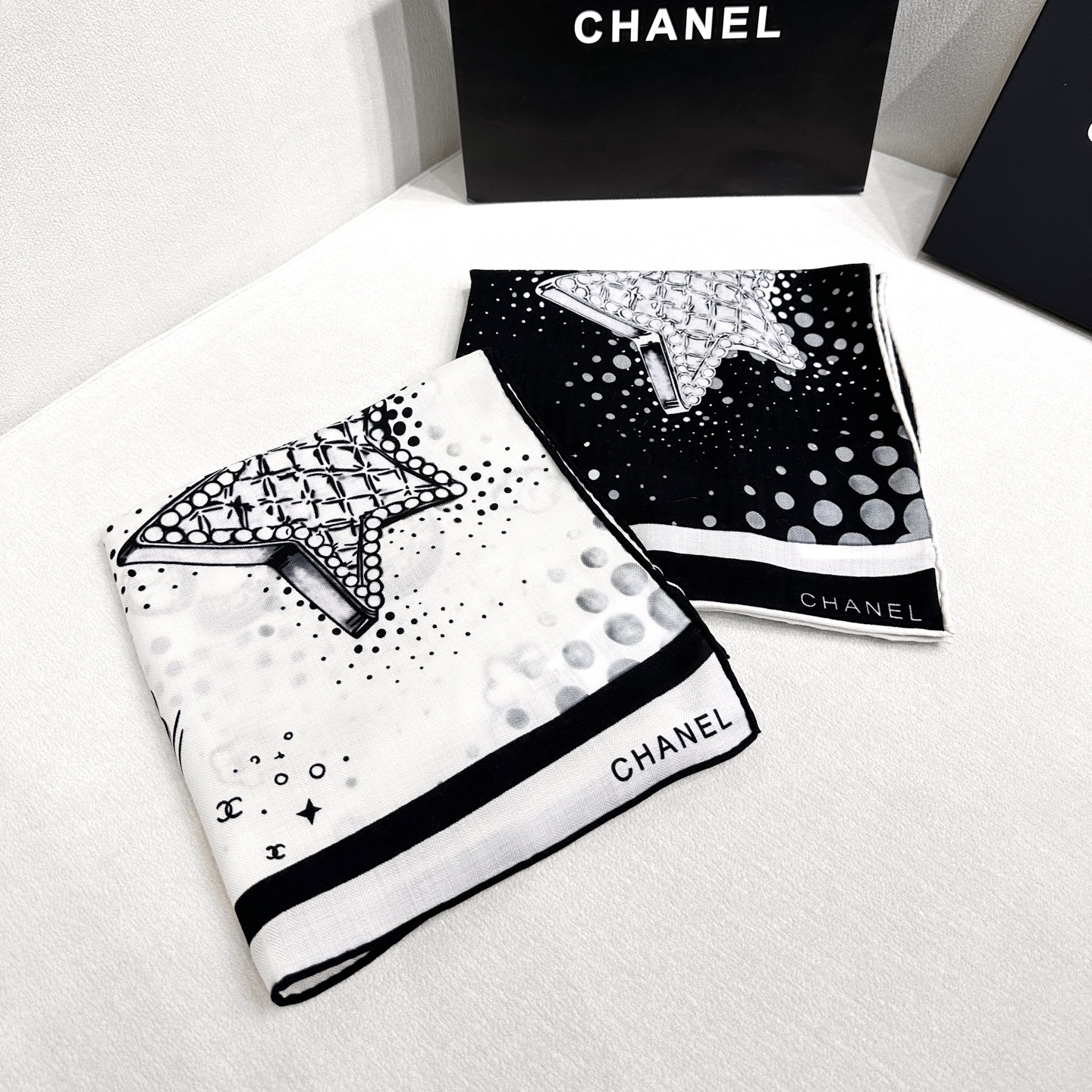 ✨上新💛香奈儿【110尺寸 双面同色 丝毛款】 羊绒方巾‼️抢‼️VIP推荐 ‼️👍下手一定要快【高端 