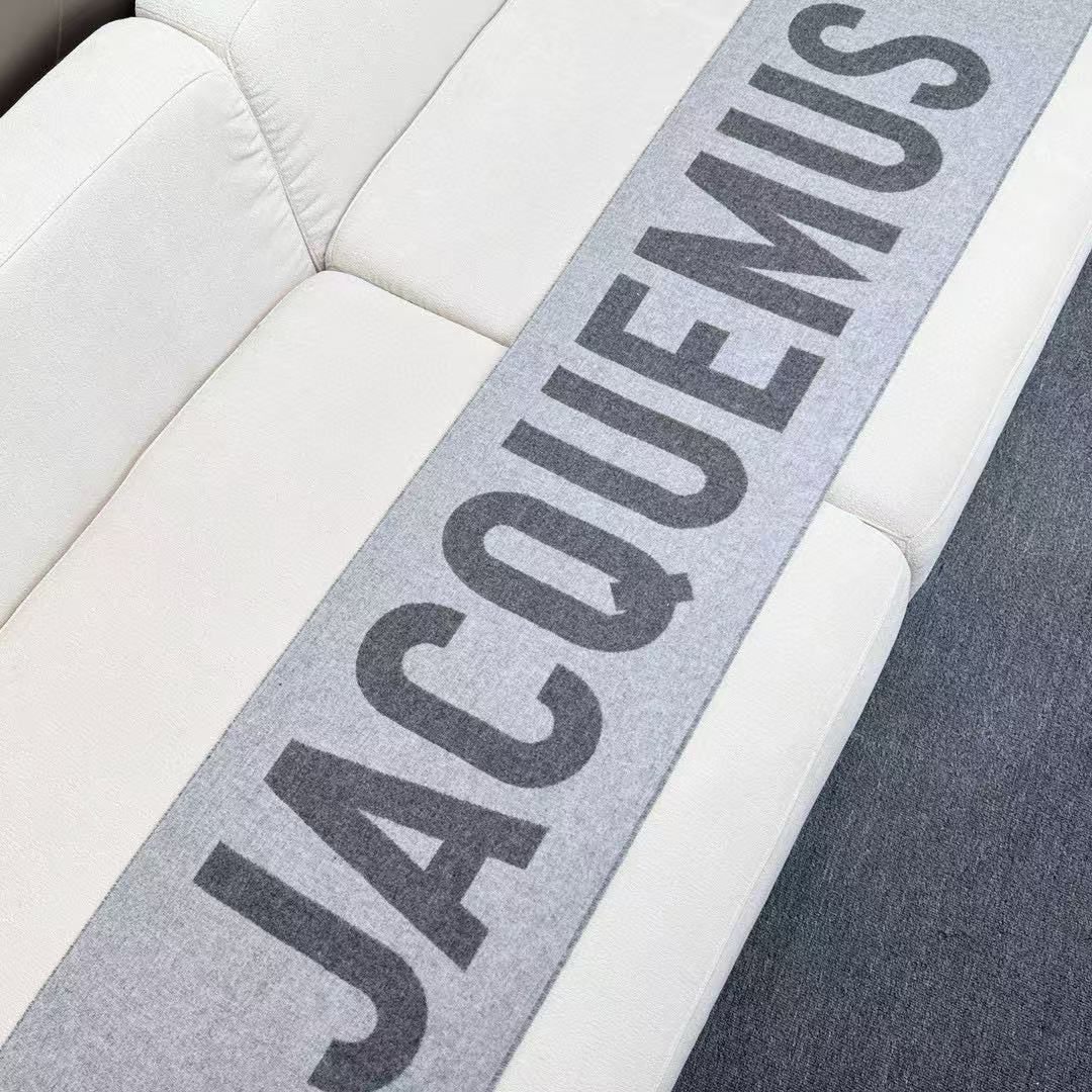✨Jacquemus 双面围巾❗今年真的被疯狂种草 今年冬天就非宠这条 好看的要疯掉了，太有型太有魅力了