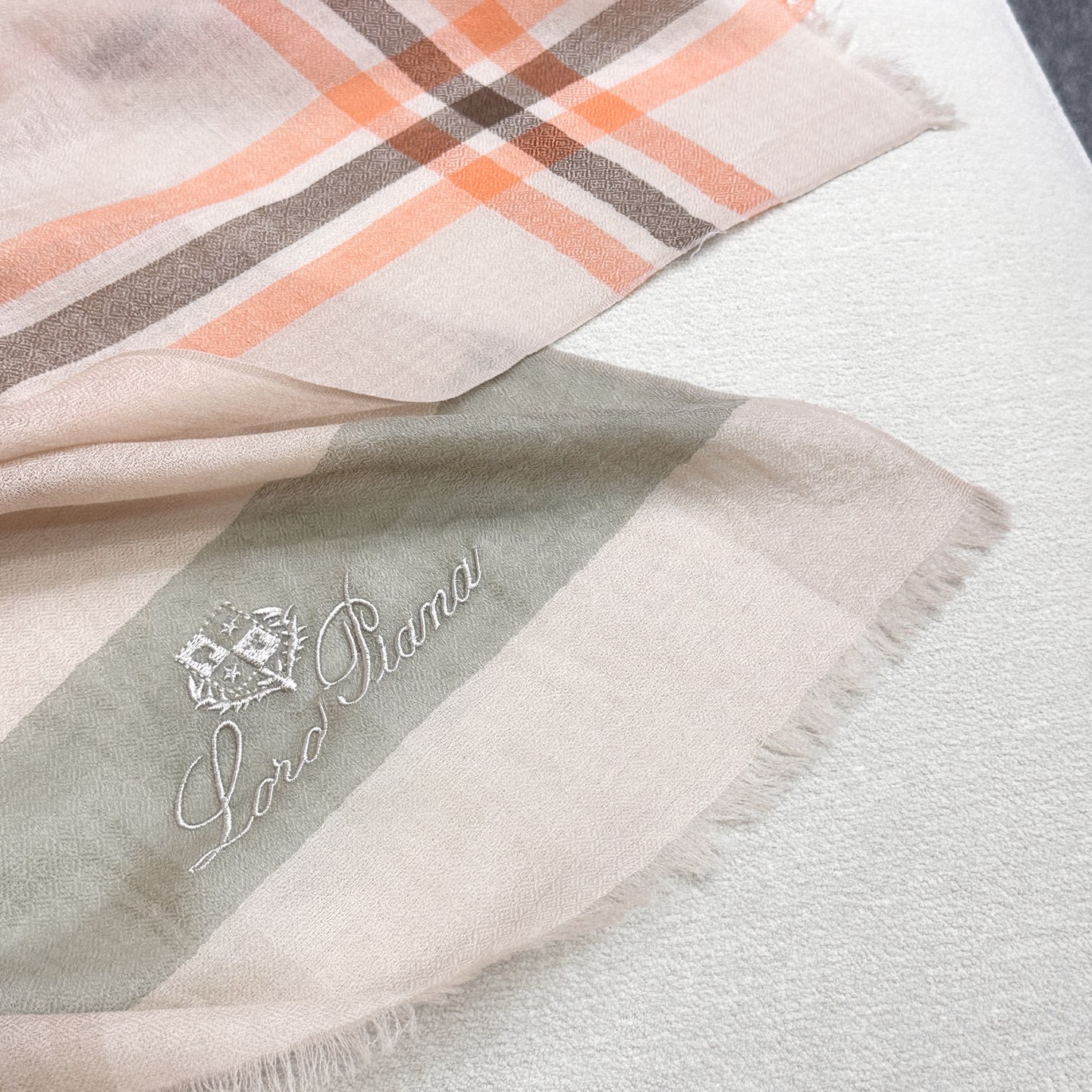 💃💃LP极品原单【LP轻盈格纹长巾】‼️♨️高尖端产物⚠️重磅呈现 ，绝无仅有 史无前例 100%纯山羊