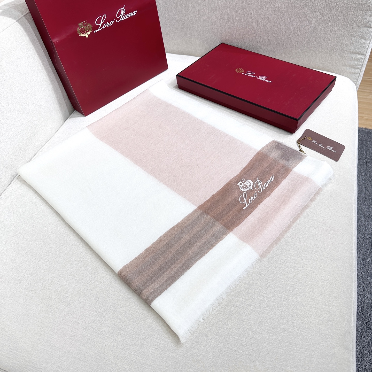 💃💃LP极品原单【LP轻盈格纹长巾】‼️♨️高尖端产物⚠️重磅呈现 ，绝无仅有 史无前例 100%纯山羊