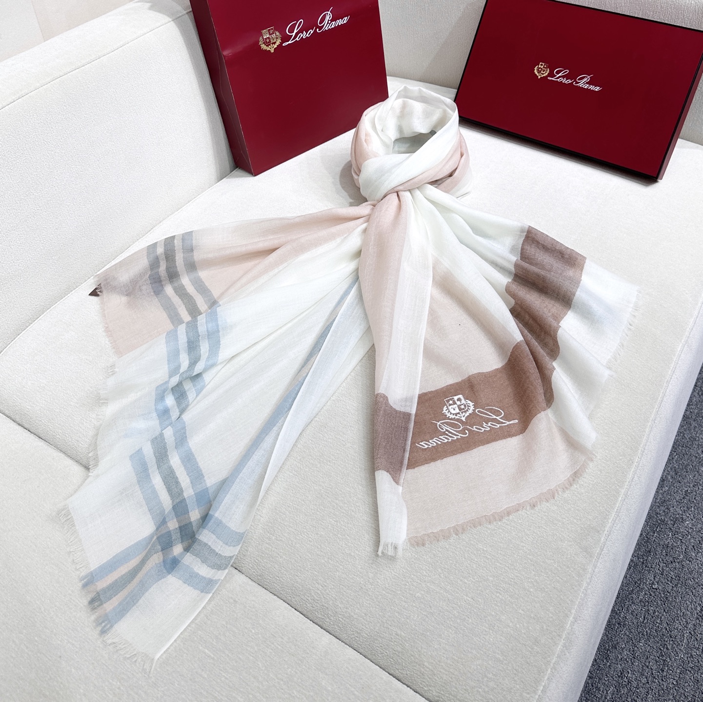 💃💃LP极品原单【LP轻盈格纹长巾】‼️♨️高尖端产物⚠️重磅呈现 ，绝无仅有 史无前例 100%纯山羊