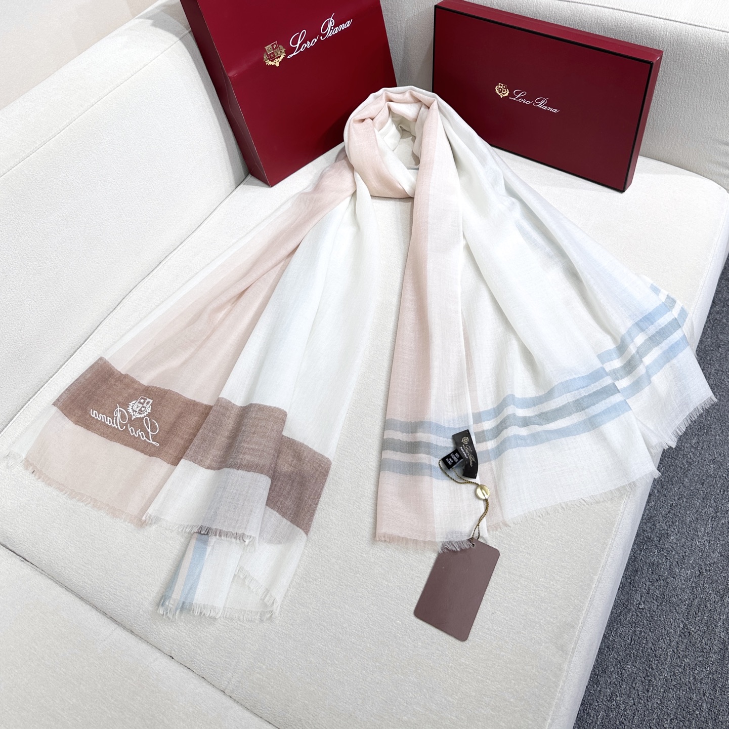 💃💃LP极品原单【LP轻盈格纹长巾】‼️♨️高尖端产物⚠️重磅呈现 ，绝无仅有 史无前例 100%纯山羊