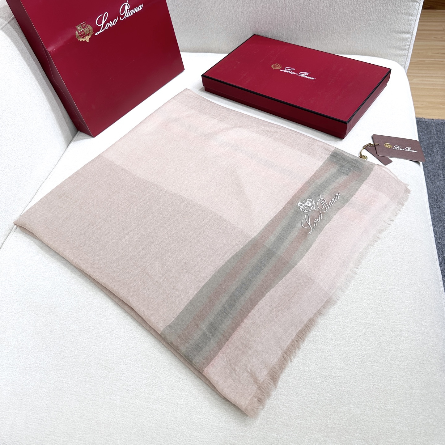 💃💃LP极品原单【LP轻盈格纹长巾】‼️♨️高尖端产物⚠️重磅呈现 ，绝无仅有 史无前例 100%纯山羊