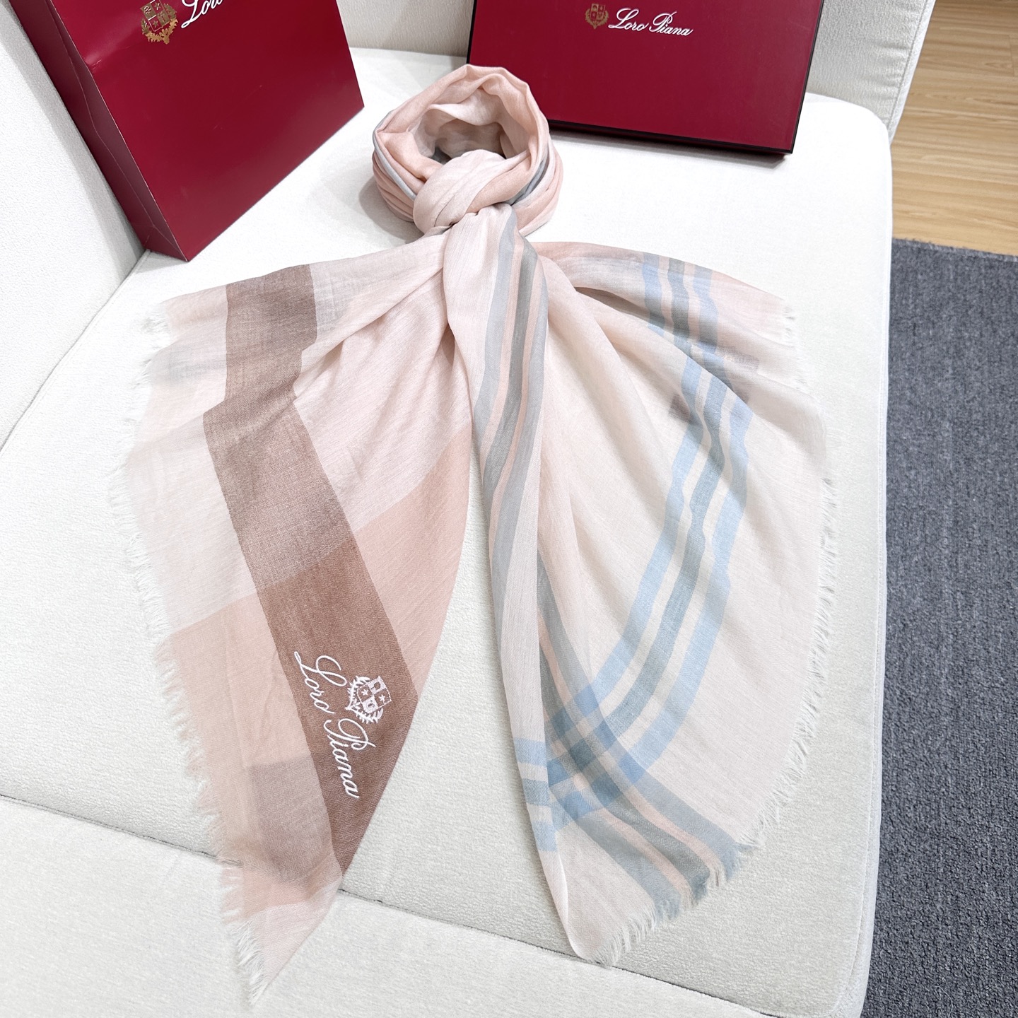 💃💃LP极品原单【LP轻盈格纹长巾】‼️♨️高尖端产物⚠️重磅呈现 ，绝无仅有 史无前例 100%纯山羊