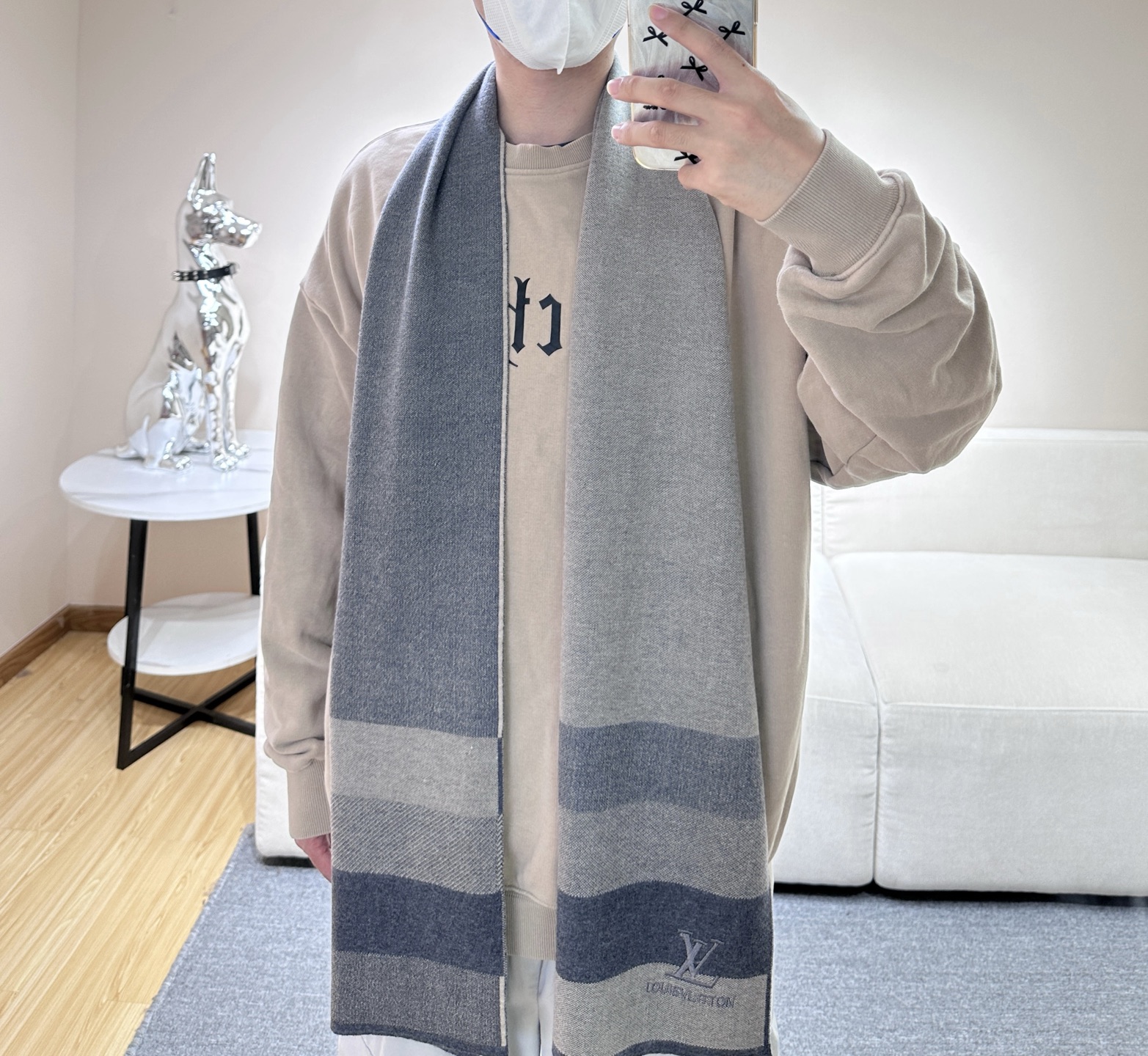 年Lv爆款到货！【针织条纹】🎀男女通用围巾 ，低调的配色更享得时尚高端，100%针织羊绒经典条纹编织👐围