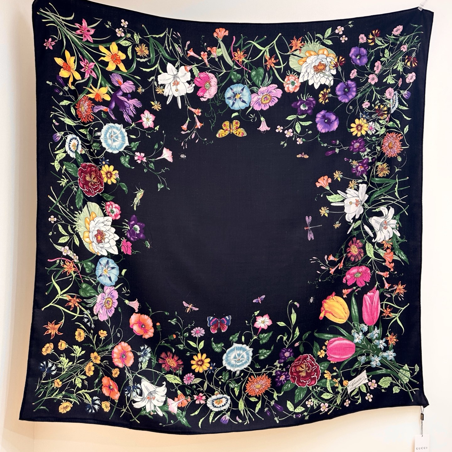 ❤️新Gucci双面同色花卉羊绒围巾~超级抬气色！高级女人味！】羊绒围巾也能这么美！！！Gucci这款双