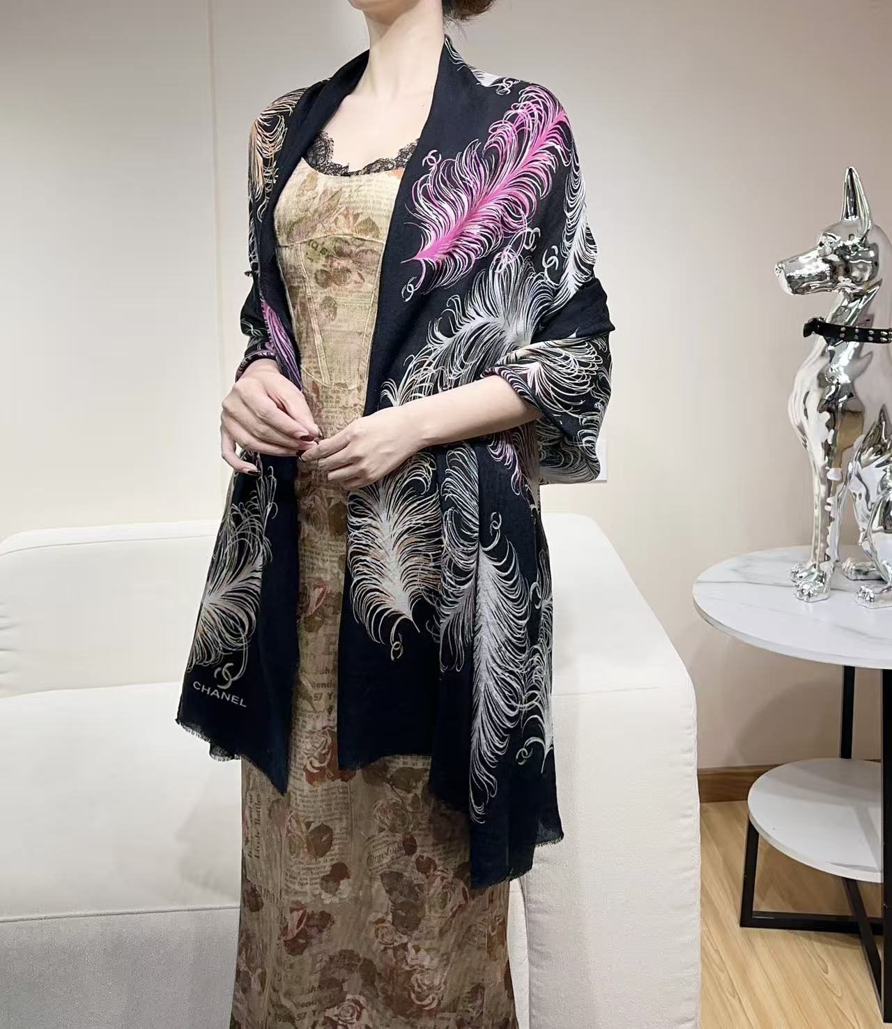 上新🌈 原版品质～～ 香奶奶专柜款～就是告诉大家这款必须收～🆕❤️ 新款长羊绒😍专柜同步🌈✨这个size