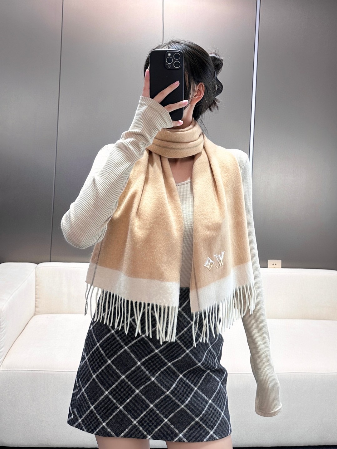 怒赞自留，难得的高端女款‼️家属福利‼️LV非常正的男女围巾~面料大爱，非常柔软细腻舒服，‼️大气简约，