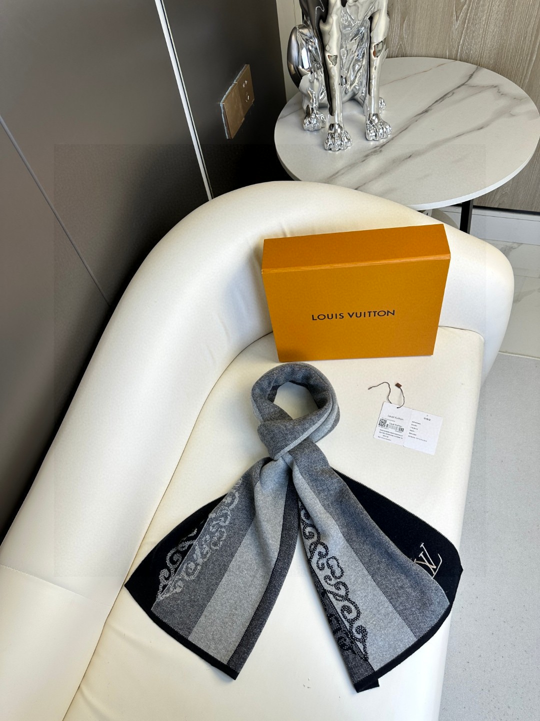 新款到！🌾Lv爆款上新 高端男士围巾👍【经典格纹提花】独家牛货🐂 具有超高羊绒品质才会被此品牌青睐‼️这