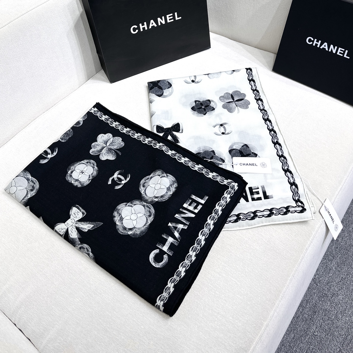 💞小香【山茶花长围巾】~超级抬气色！高级女人味！羊绒围巾也能这么美！！！这款双面花卉羊绒围巾真的好高级！