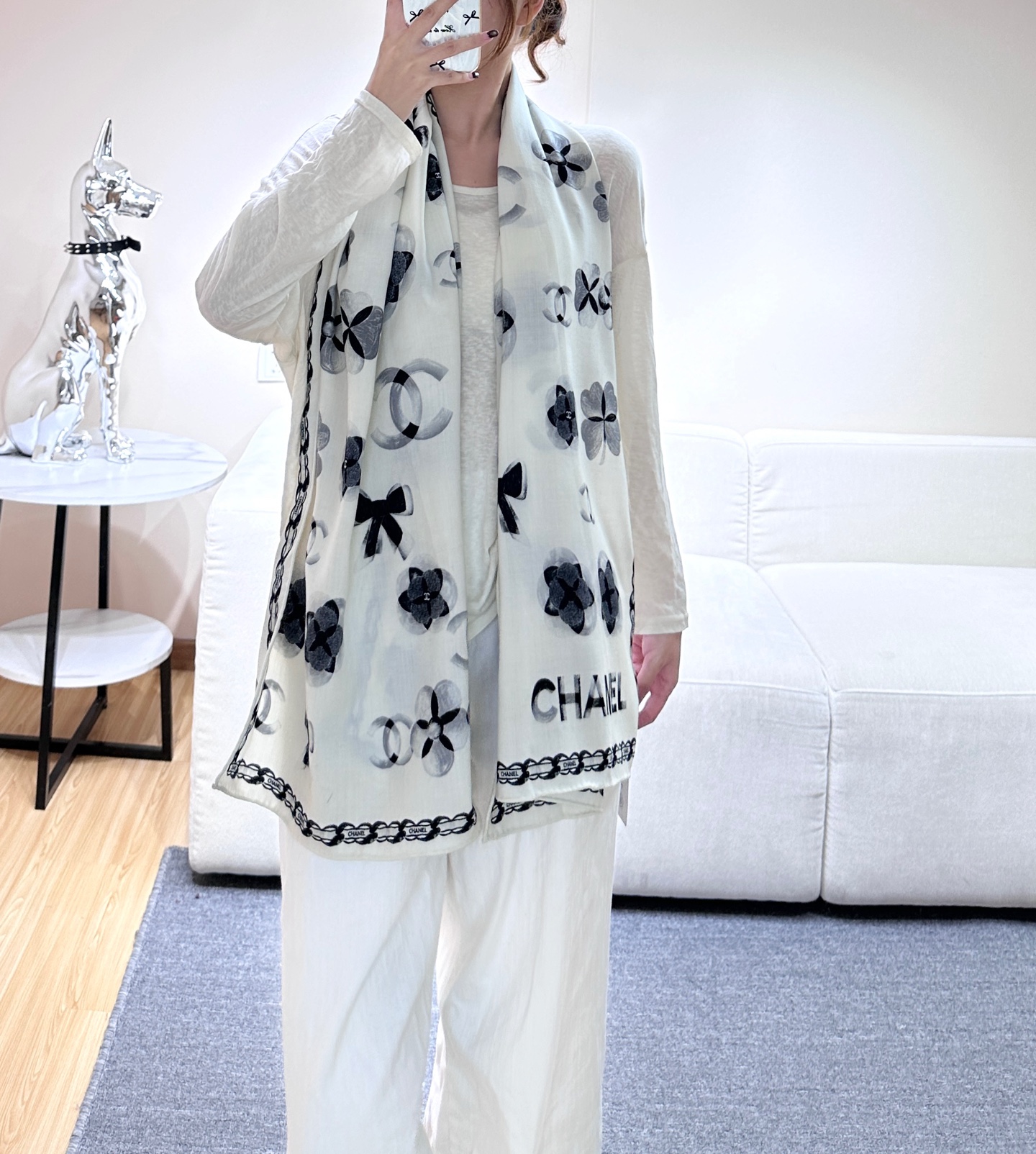 💞小香【山茶花长围巾】~超级抬气色！高级女人味！羊绒围巾也能这么美！！！这款双面花卉羊绒围巾真的好高级！