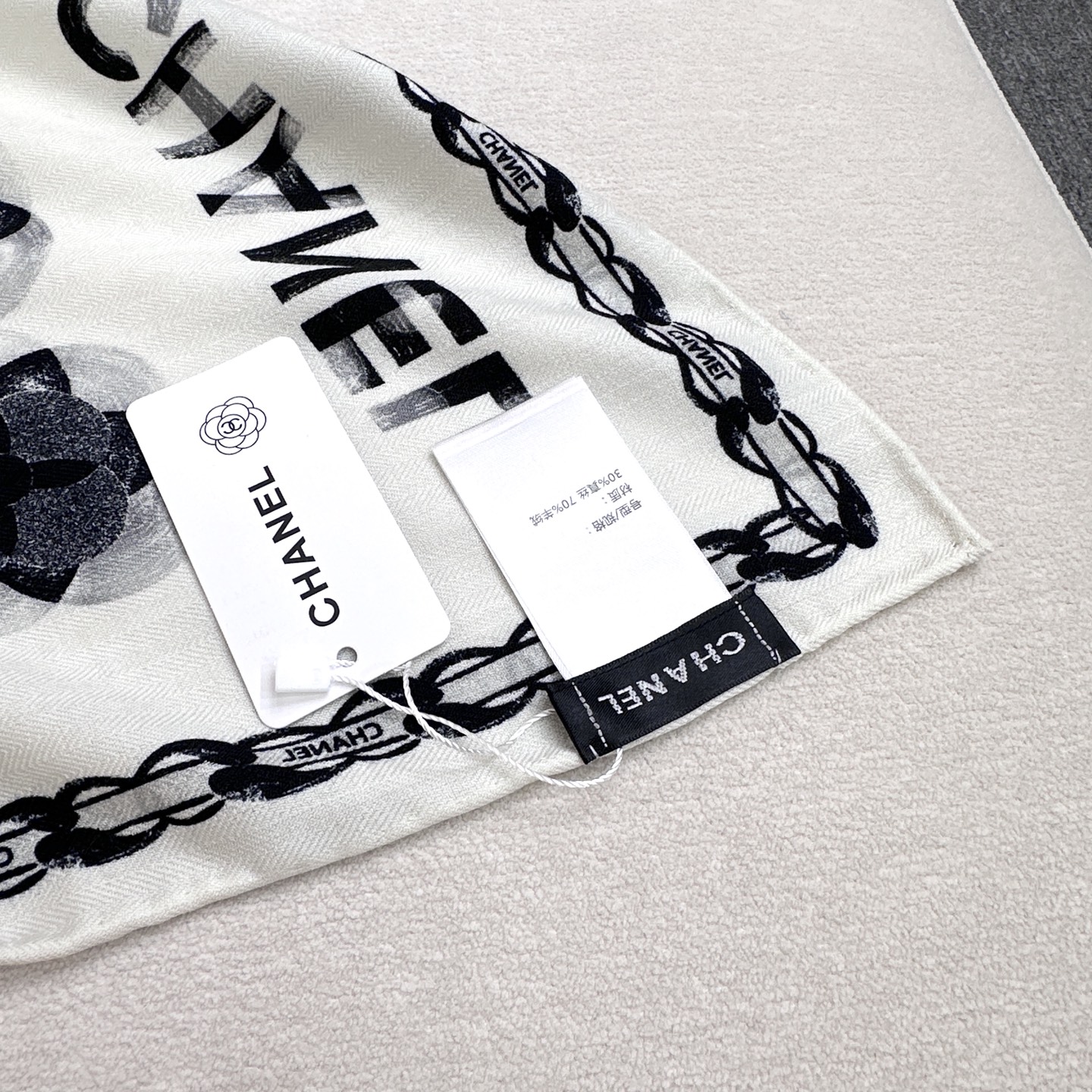 💞小香【山茶花长围巾】~超级抬气色！高级女人味！羊绒围巾也能这么美！！！这款双面花卉羊绒围巾真的好高级！