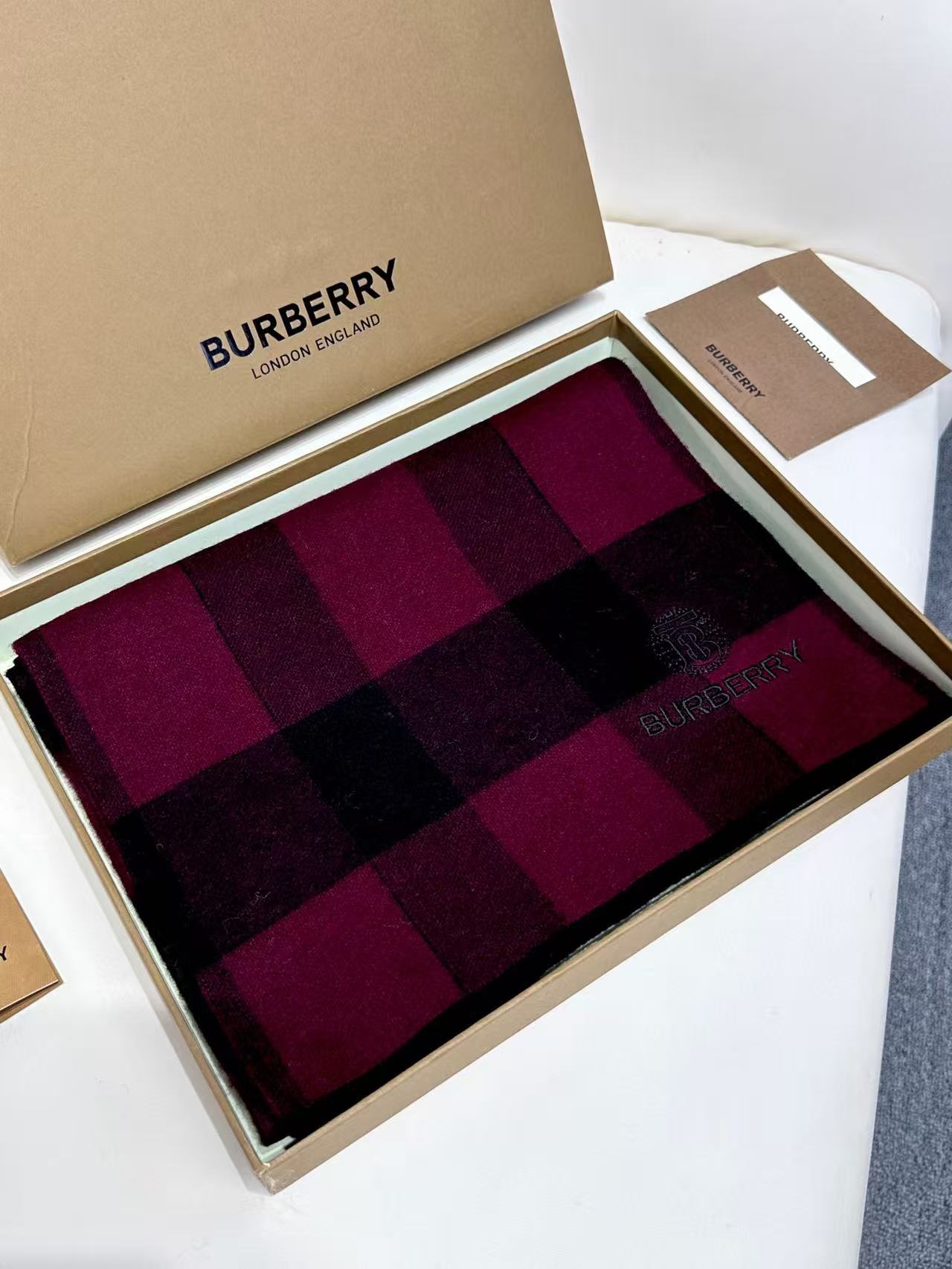 Burberry爆款上新 升级版本！非常柔软亲肤！高端男女士围巾👍【经典格纹地球标志】独家牛货🐂 具有超