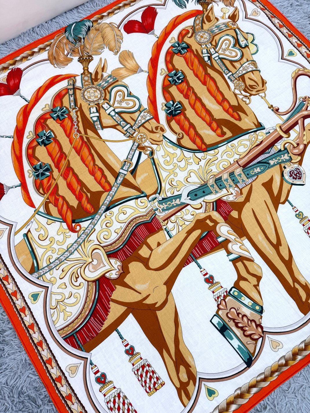 2025年专柜同步 Hermes【双面同色 顶级丝绒方巾140推荐💕顶级工艺超值‼️爱马仕专柜爆款🎁🎁羊