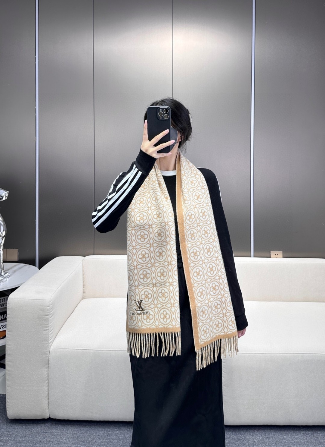 🌾Lv爆款经典四叶草🍀双面提花爆款围巾🧣！！！非常百搭的一款，搭配大衣，毛衣都非常高级，尺寸刚刚好，及保