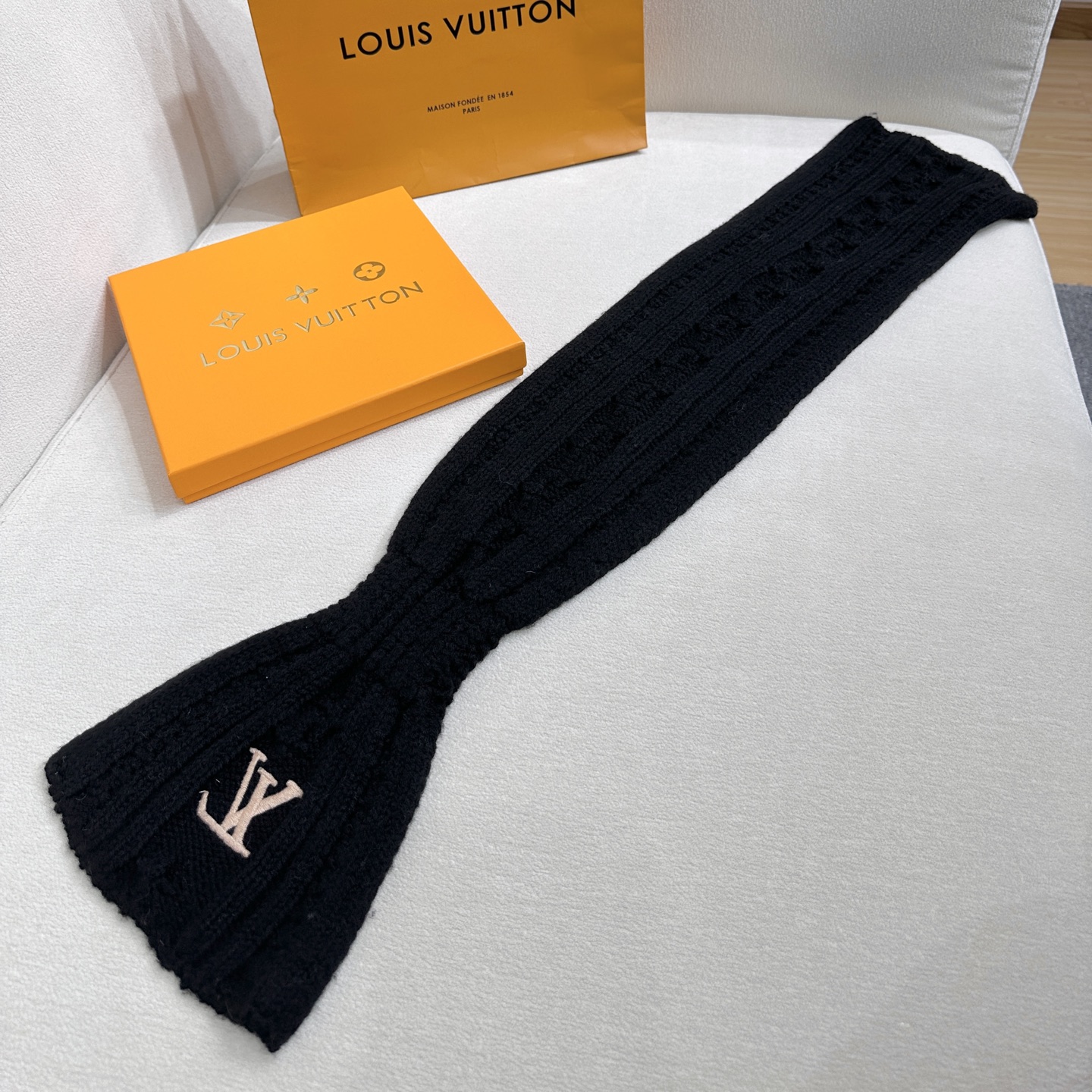 ❤️上新！LV永不冻结围脖 135*20cm 100%羊毛 Never Freeze 围巾选用柔暖羊毛 