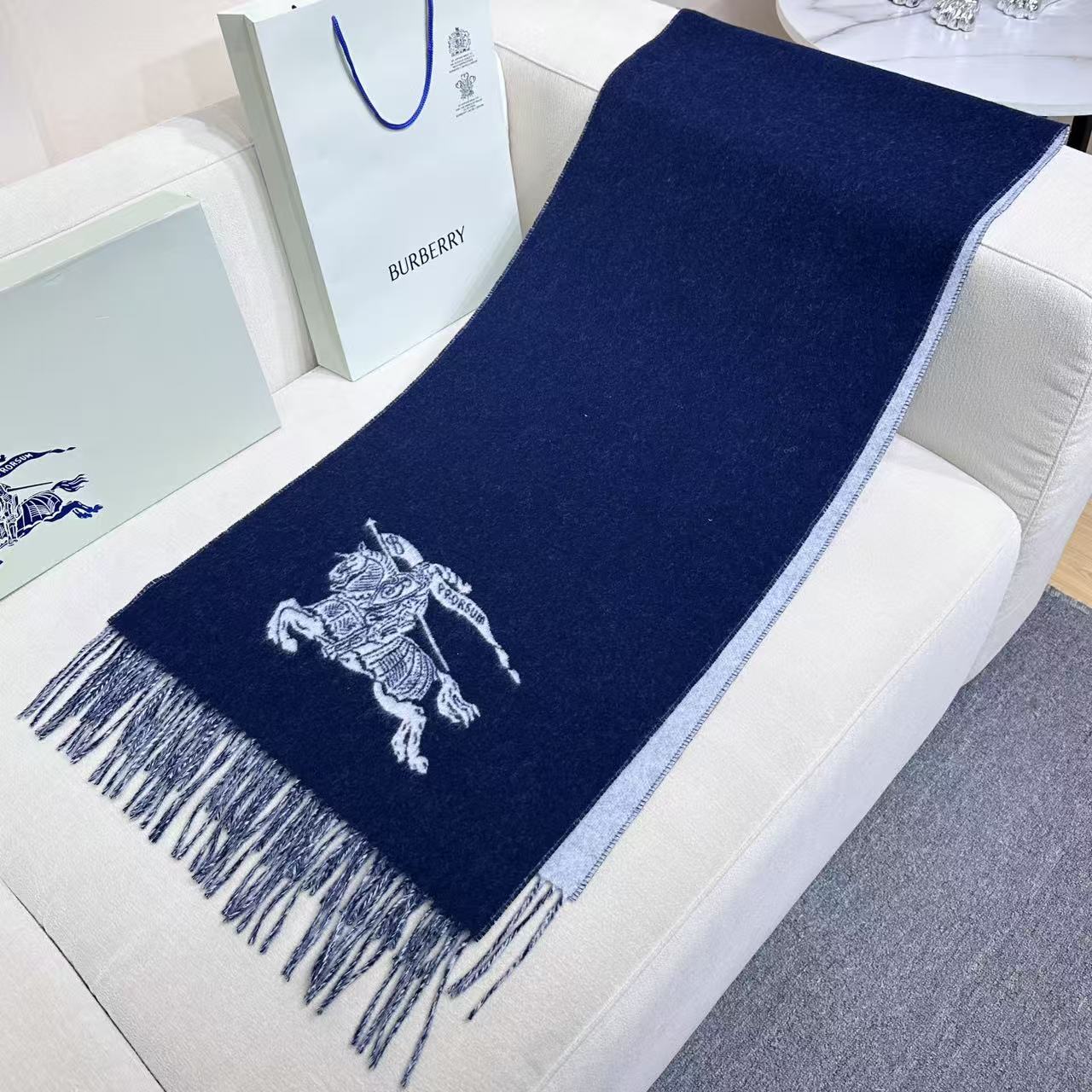 ❤️上新！高品质！Burberry · 巴宝莉新款双面羊绒围巾‼️今年的B家真的是高端Level，重磅极