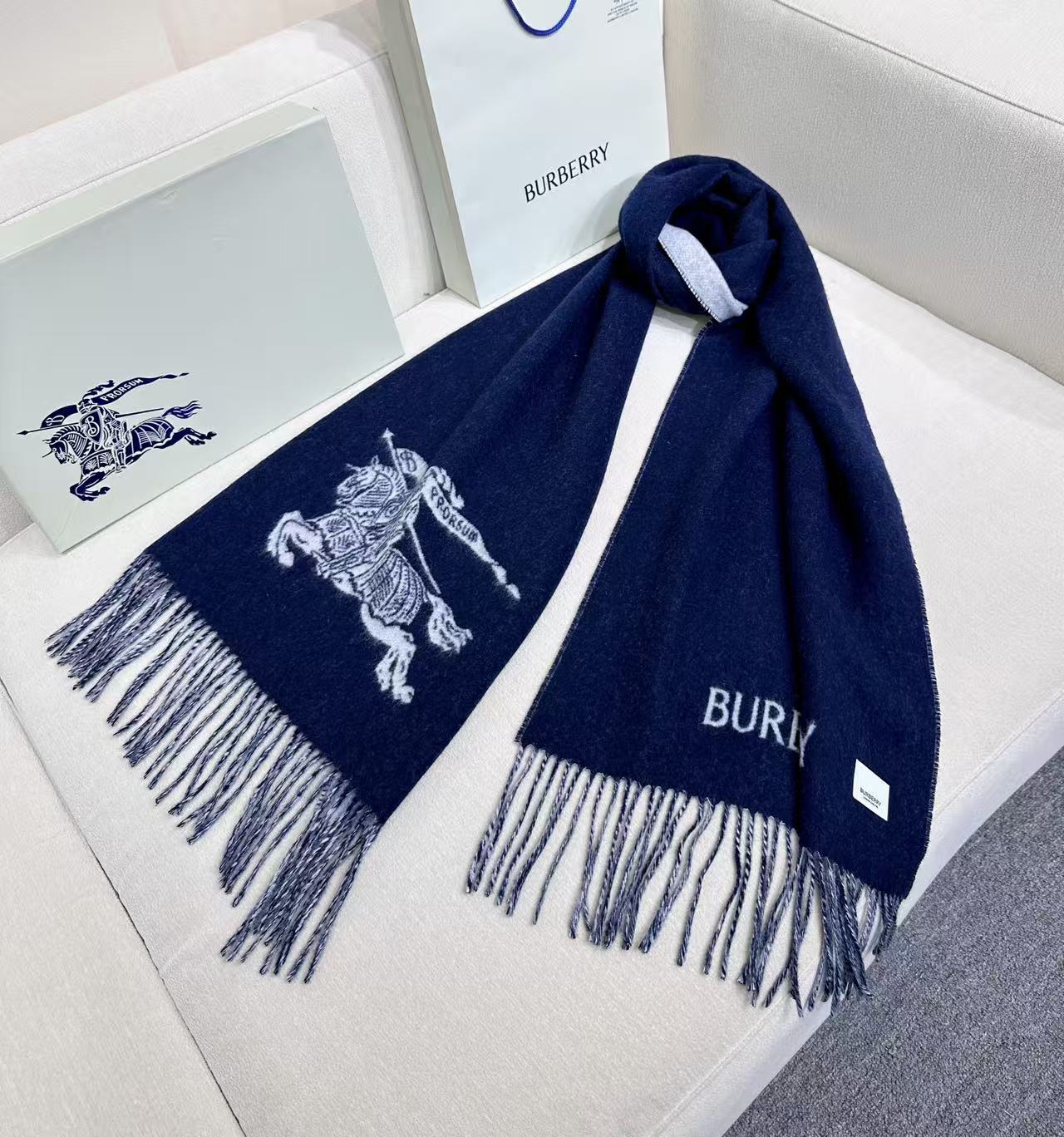❤️上新！高品质！Burberry · 巴宝莉新款双面羊绒围巾‼️今年的B家真的是高端Level，重磅极
