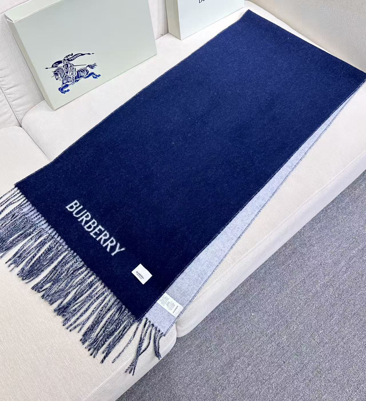 ❤️上新！高品质！Burberry · 巴宝莉新款双面羊绒围巾‼️今年的B家真的是高端Level，重磅极