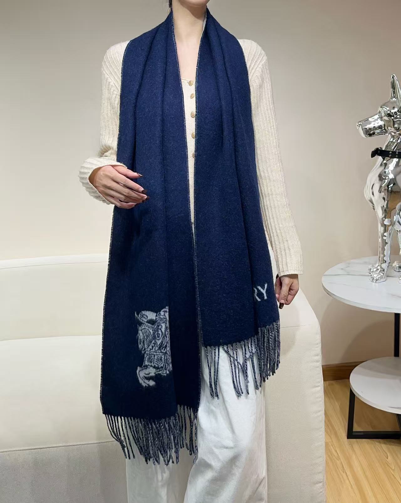 ❤️上新！高品质！Burberry · 巴宝莉新款双面羊绒围巾‼️今年的B家真的是高端Level，重磅极