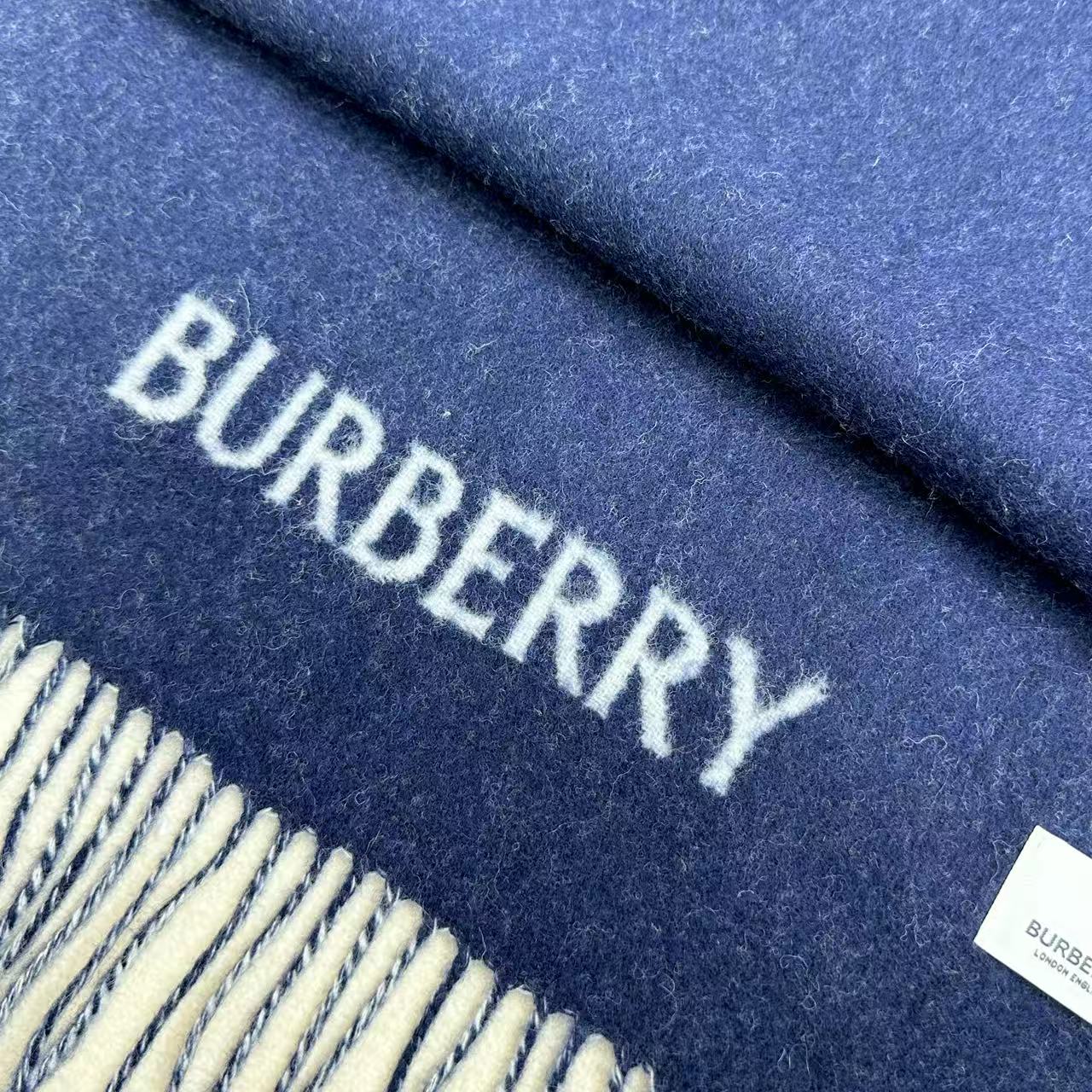 ❤️上新！高品质！Burberry · 巴宝莉新款双面羊绒围巾‼️今年的B家真的是高端Level，重磅极