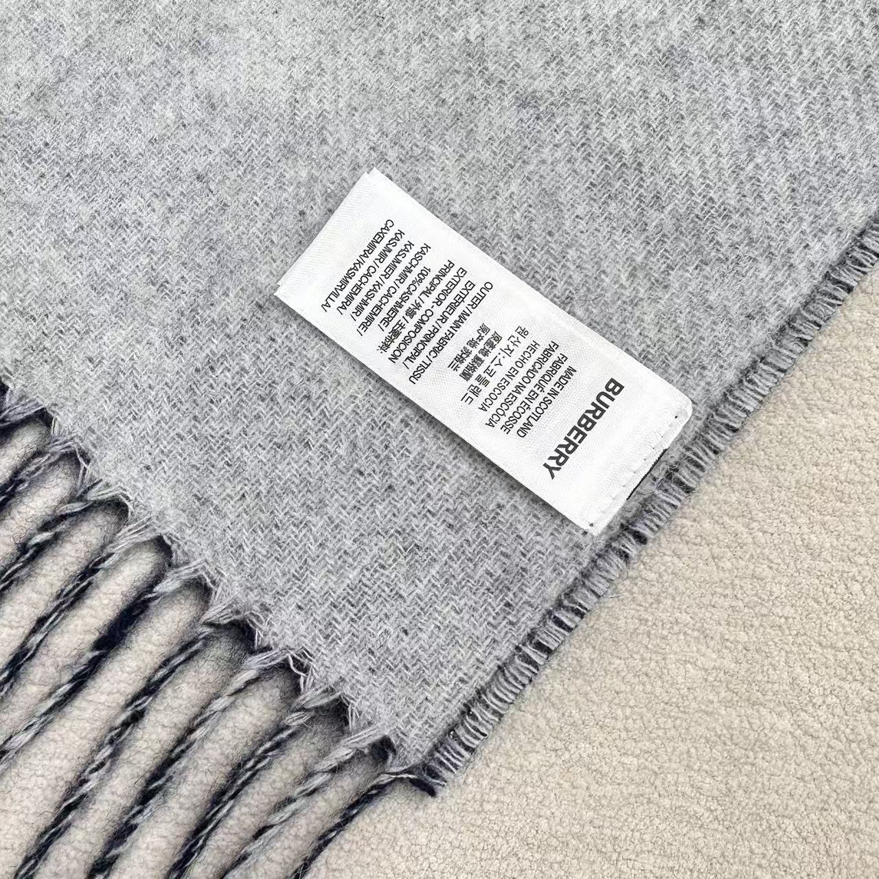 ❤️上新！高品质！Burberry · 巴宝莉新款双面羊绒围巾‼️今年的B家真的是高端Level，重磅极