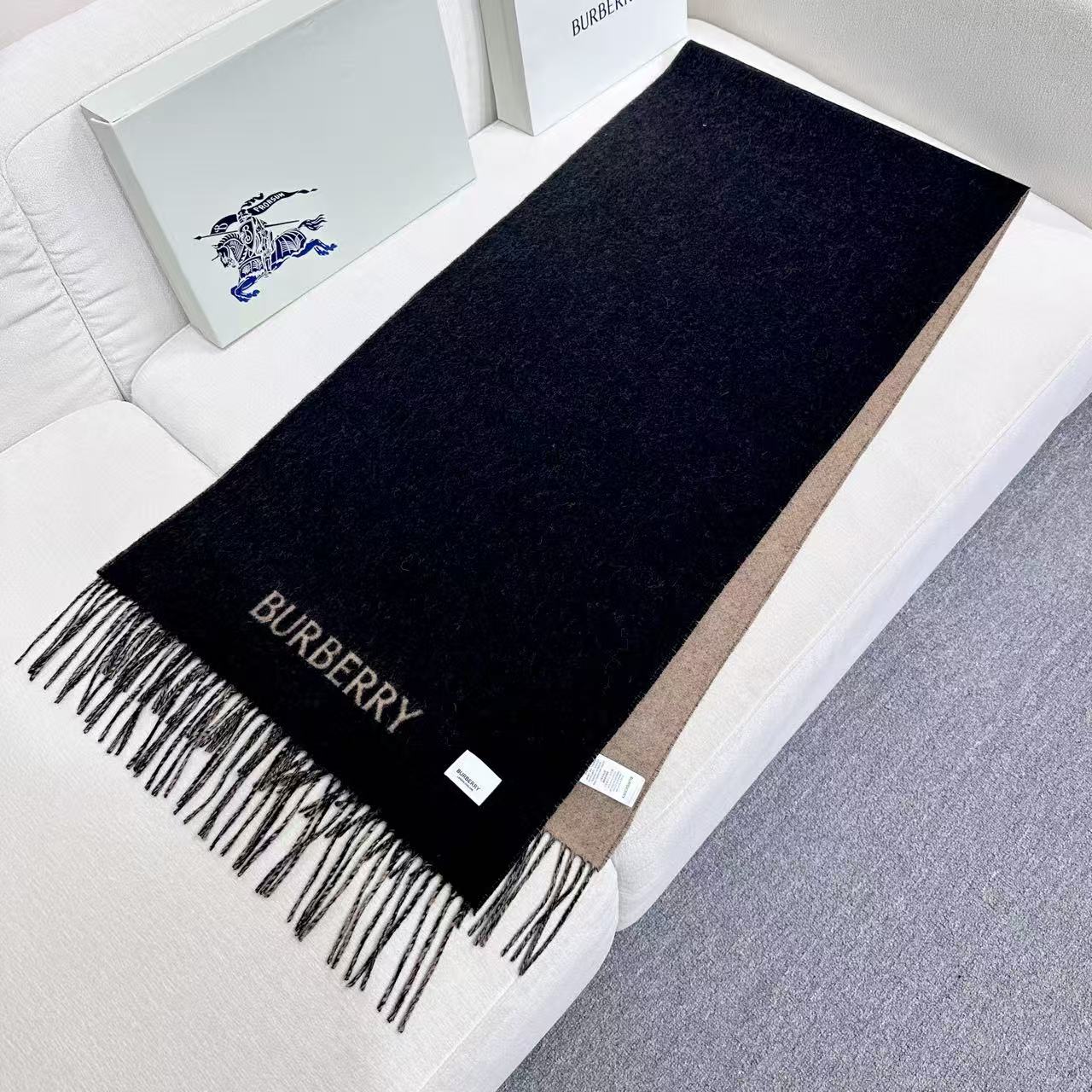 ❤️上新！高品质！Burberry · 巴宝莉新款双面羊绒围巾‼️今年的B家真的是高端Level，重磅极