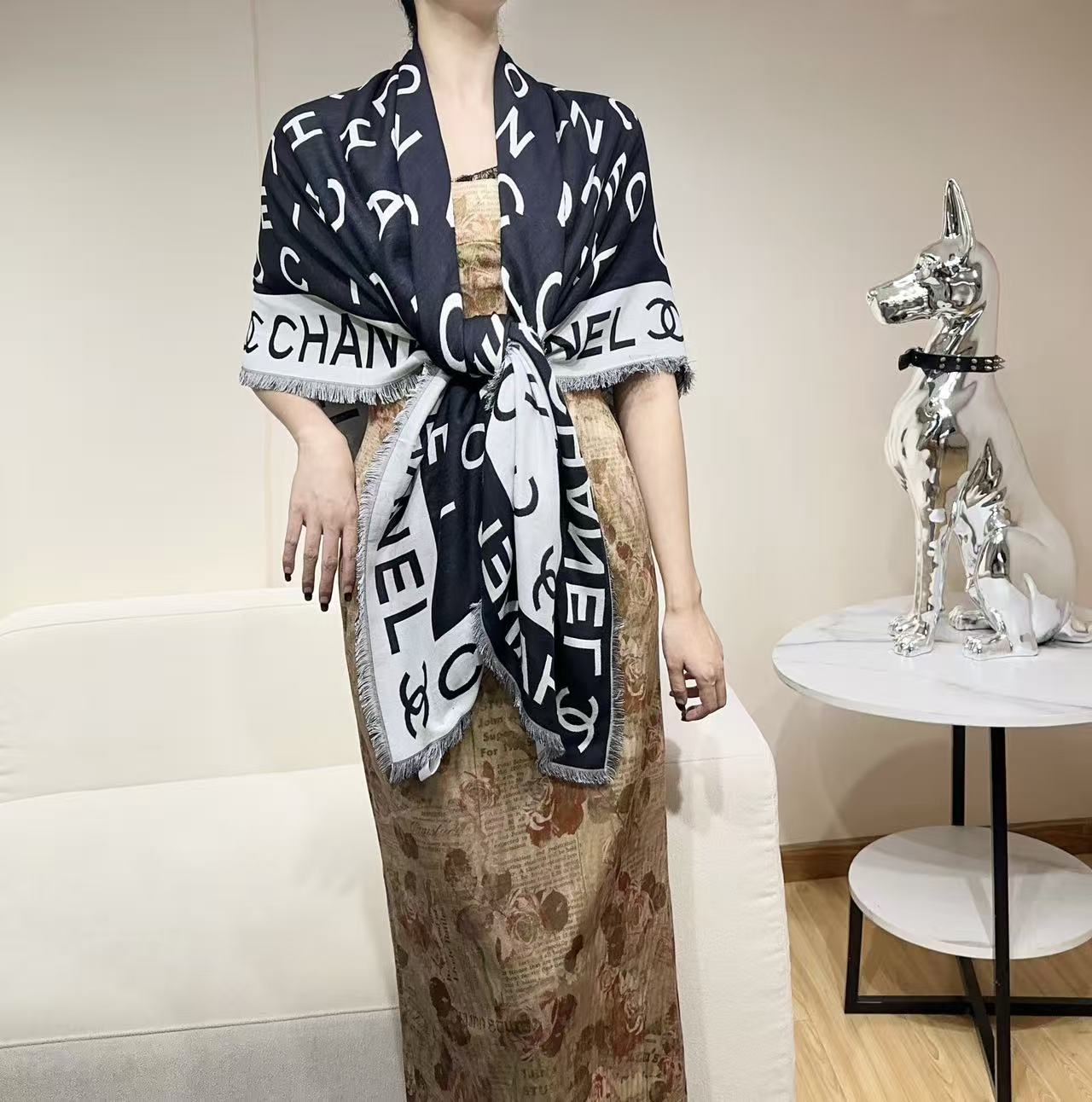 𝐂HANEL 2025秋冬限量版‼️香奶奶家❤️闭眼全收专柜货，小香今年新品。小字母大尺寸美到没朋友❗️