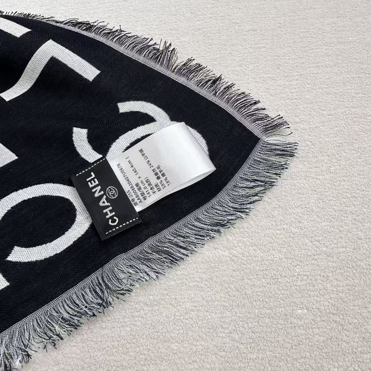 𝐂HANEL 2025秋冬限量版‼️香奶奶家❤️闭眼全收专柜货，小香今年新品。小字母大尺寸美到没朋友❗️