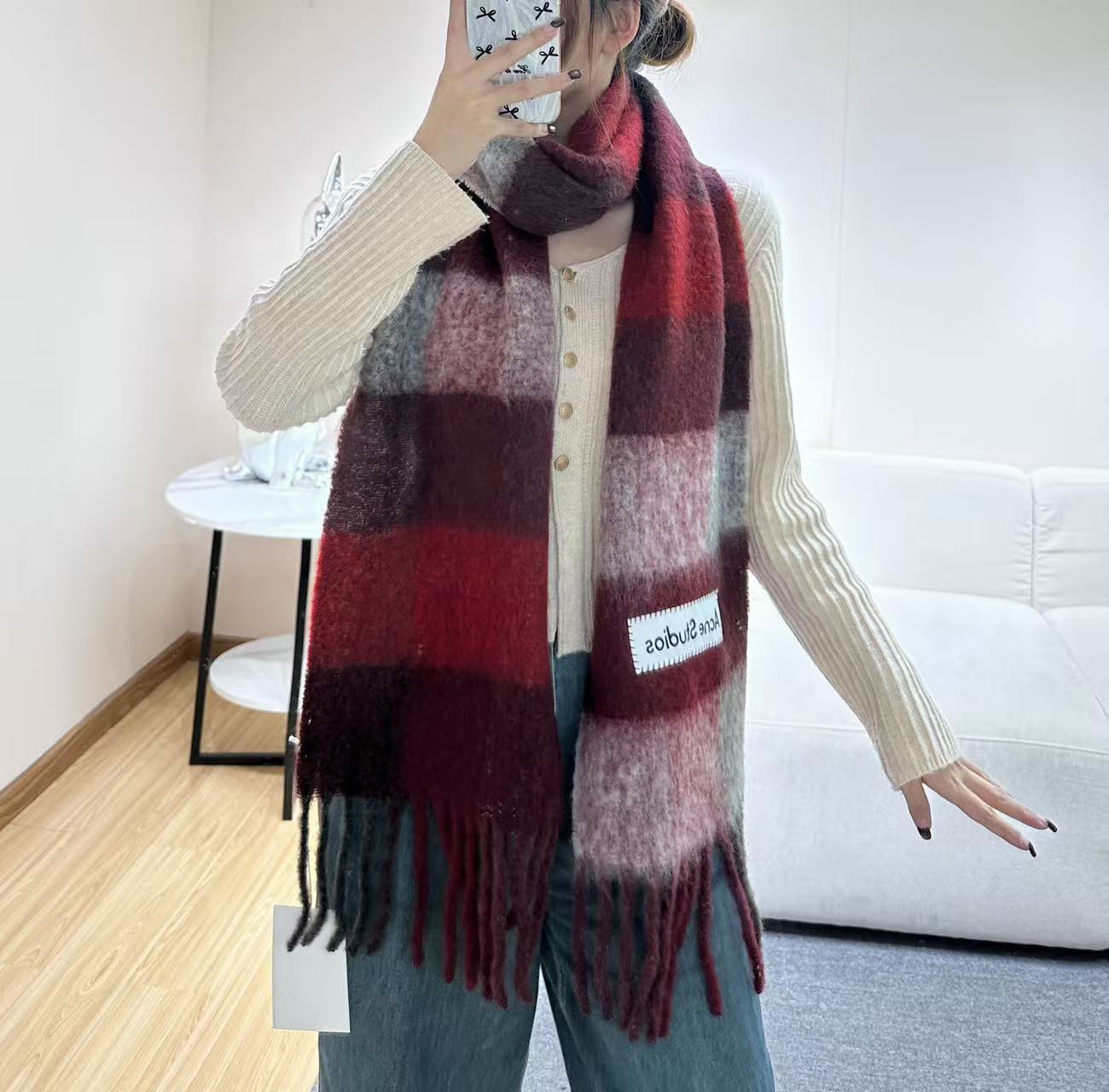 2025年爆款到货！✔️原厂原单，ACNE新款羊驼毛➕马海毛彩虹围巾，斯德哥尔摩的温暖色彩！第一眼便爱上