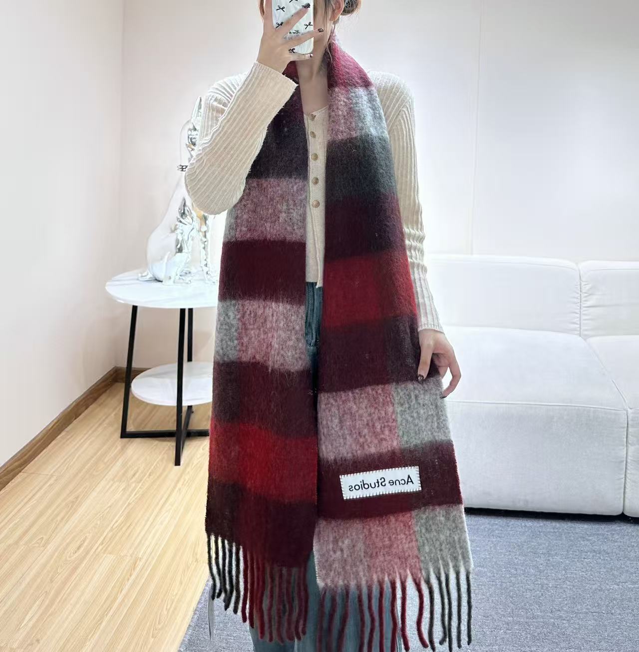 2025年爆款到货！✔️原厂原单，ACNE新款羊驼毛➕马海毛彩虹围巾，斯德哥尔摩的温暖色彩！第一眼便爱上