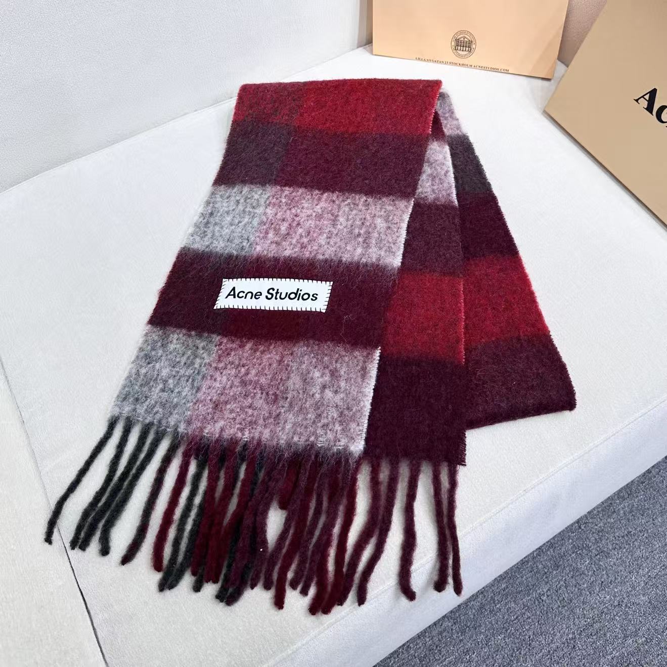 2025年爆款到货！✔️原厂原单，ACNE新款羊驼毛➕马海毛彩虹围巾，斯德哥尔摩的温暖色彩！第一眼便爱上
