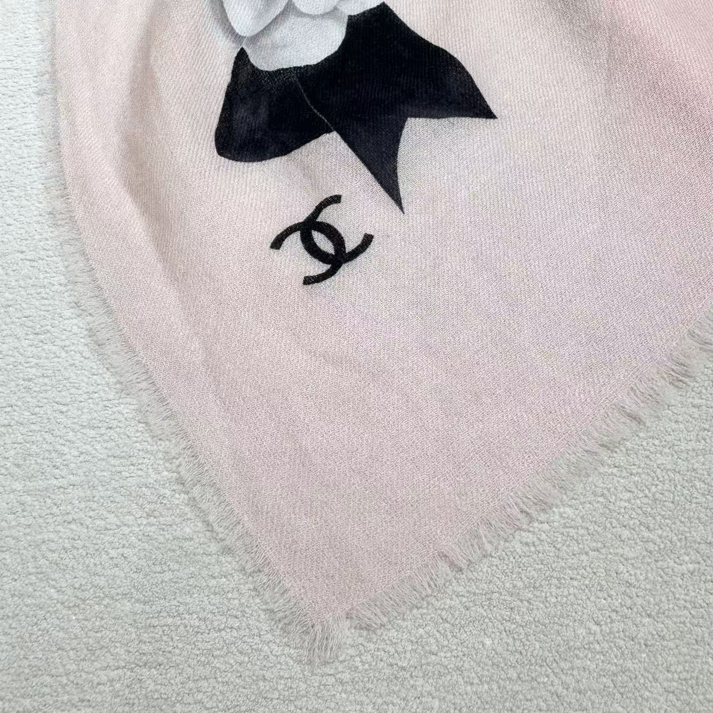 ✨上新 最新款[得意]真心赞👍【羊绒长巾】😘💍实物真心美 🎀披肩配以印花💓💃🏻无论设计喷绘都是非常到位☀