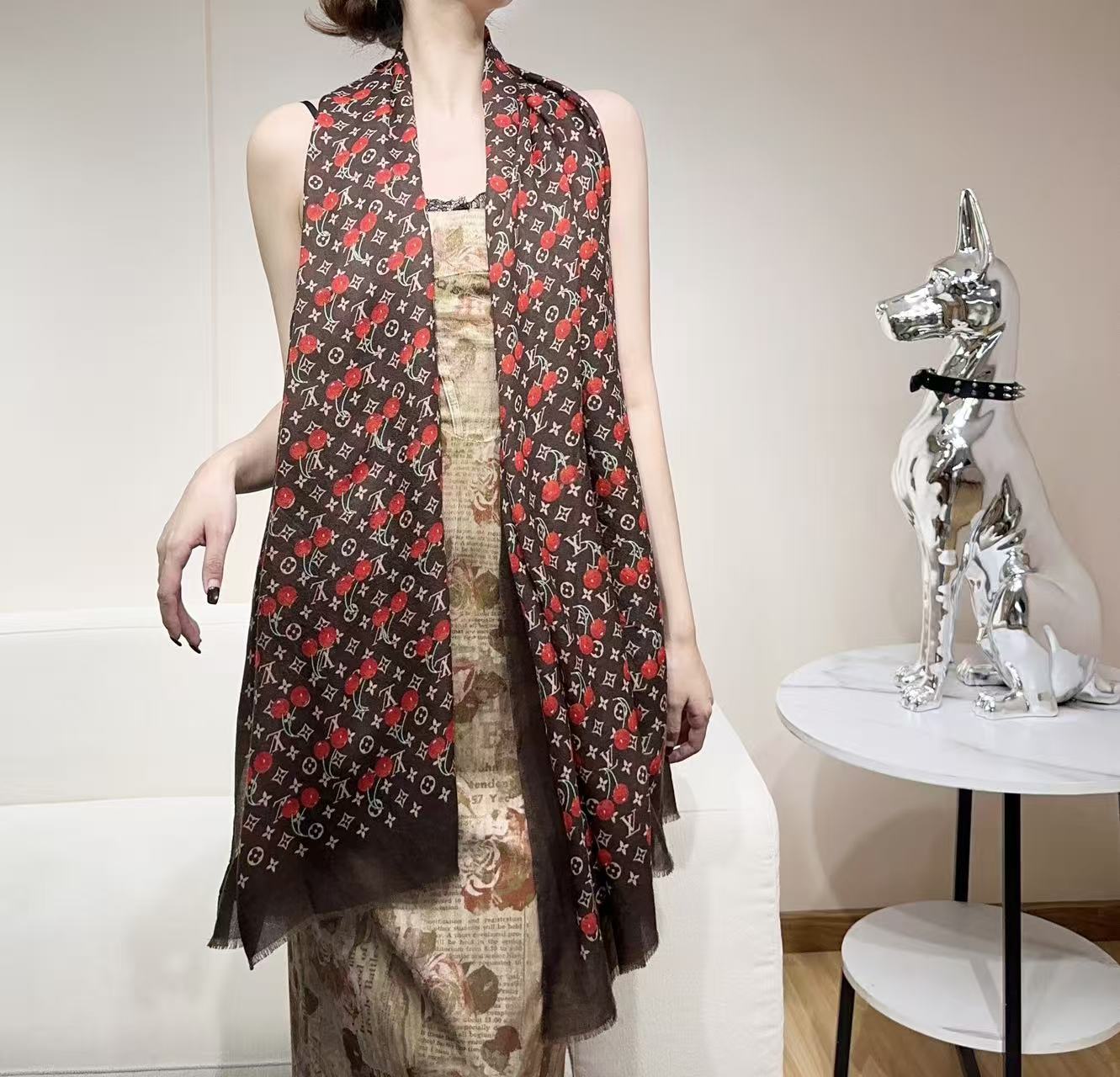 LV X TM MONOGRAMCERISE LV × TM Monogram Cerise 出自路易威